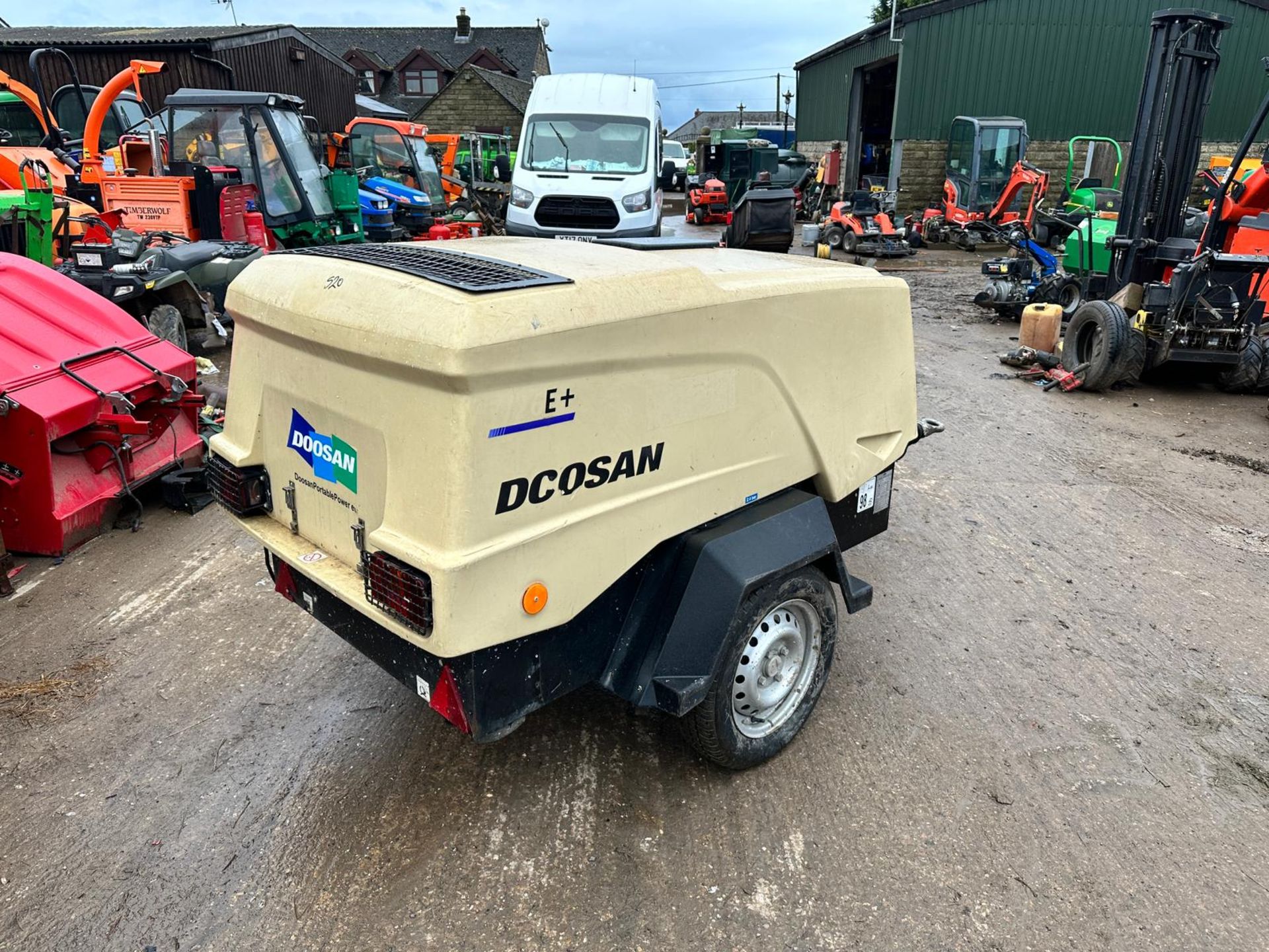 2018 DOOSAN 7/26E+ SINGLE AXLE TOWBEHIND DIESEL COMPRESSOR *PLUS VAT* - Image 3 of 8