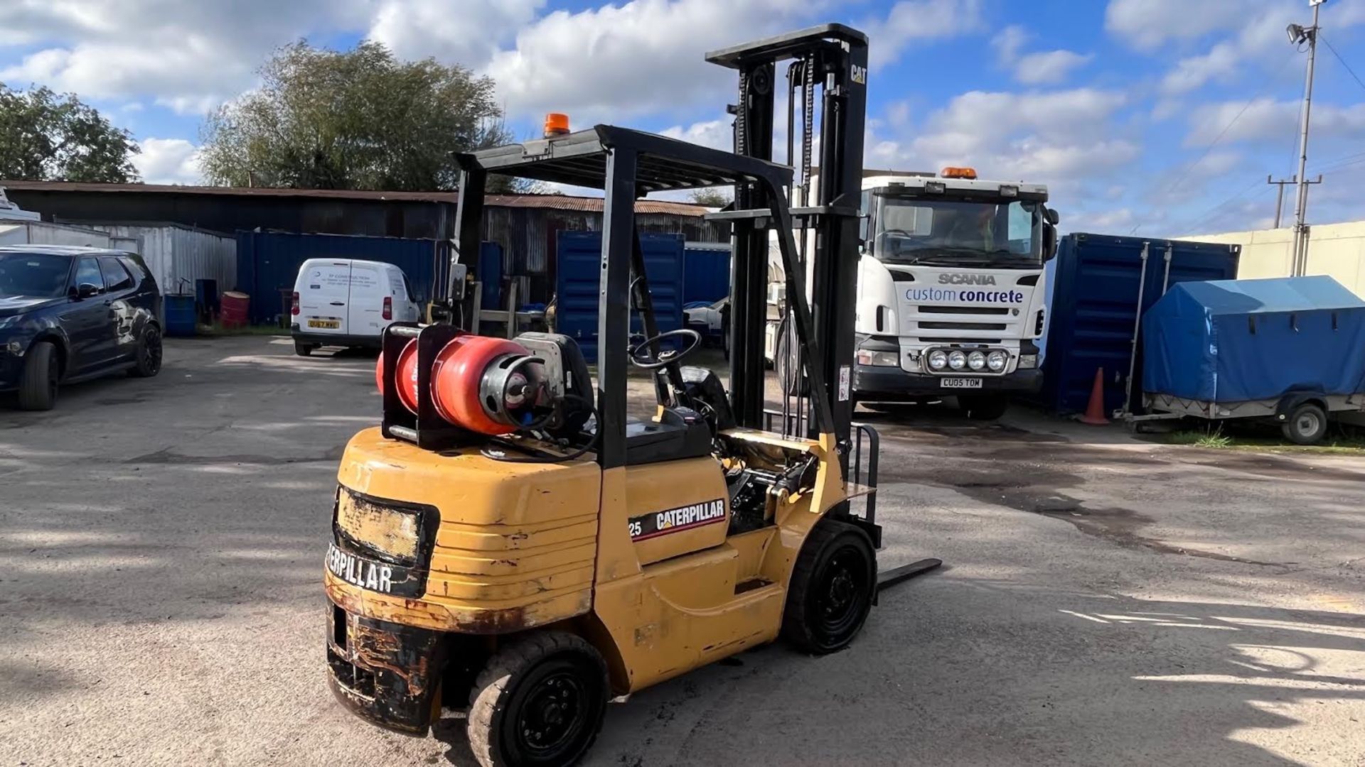 CAT GP25 2.5 Ton Gas Forklift *PLUS VAT* - Image 3 of 5