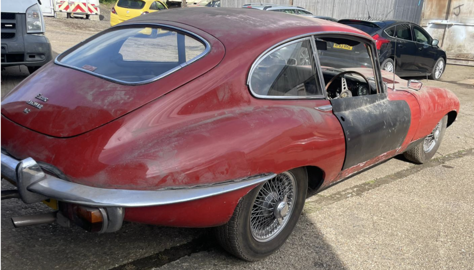 Jaguar E-Type barn find - starts runs and drives - Image 7 of 17