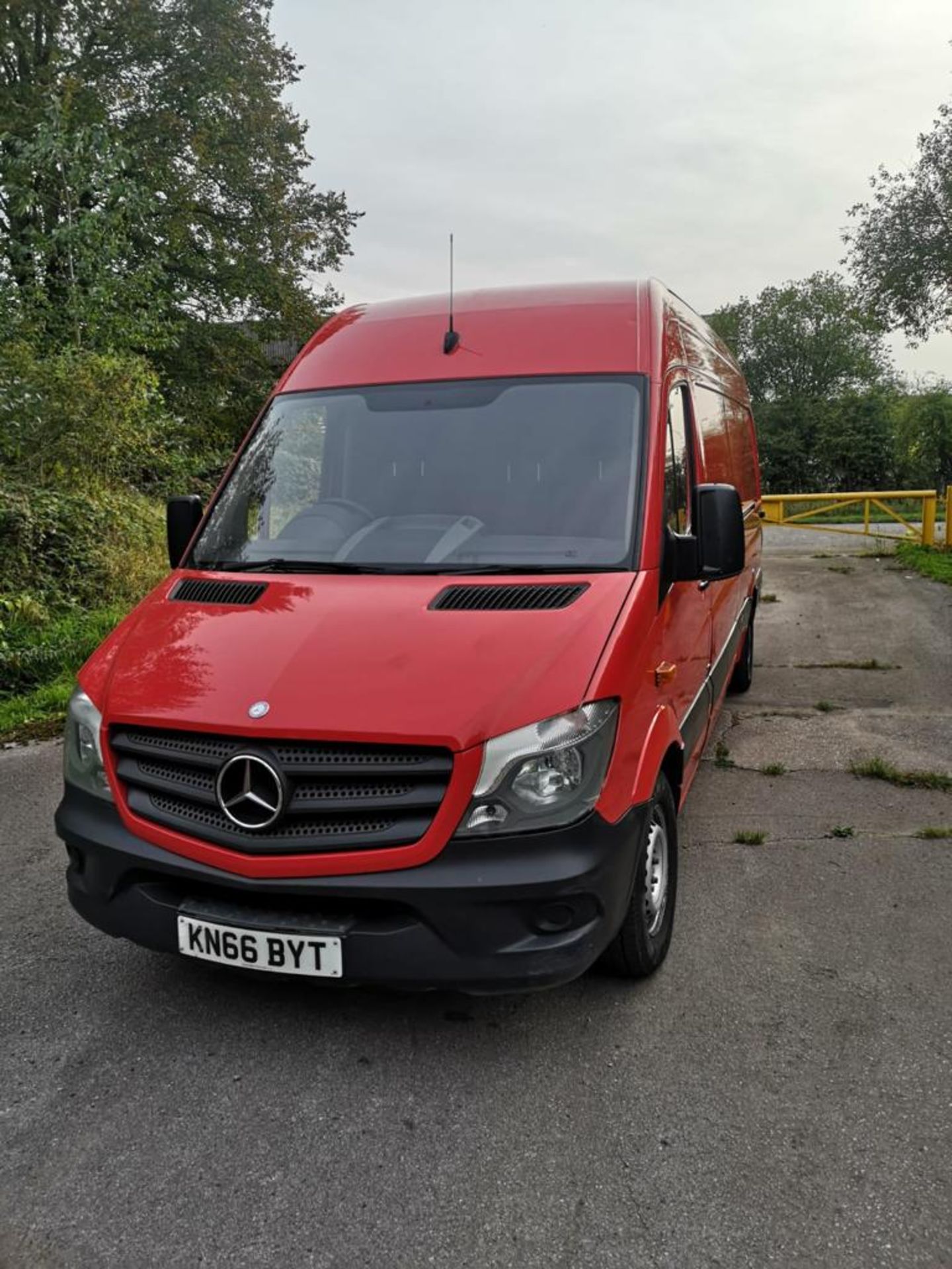 2016 MERCEDES-BENZ SPRINTER 311CDI RED PANEL VAN *NO VAT* - Image 2 of 13