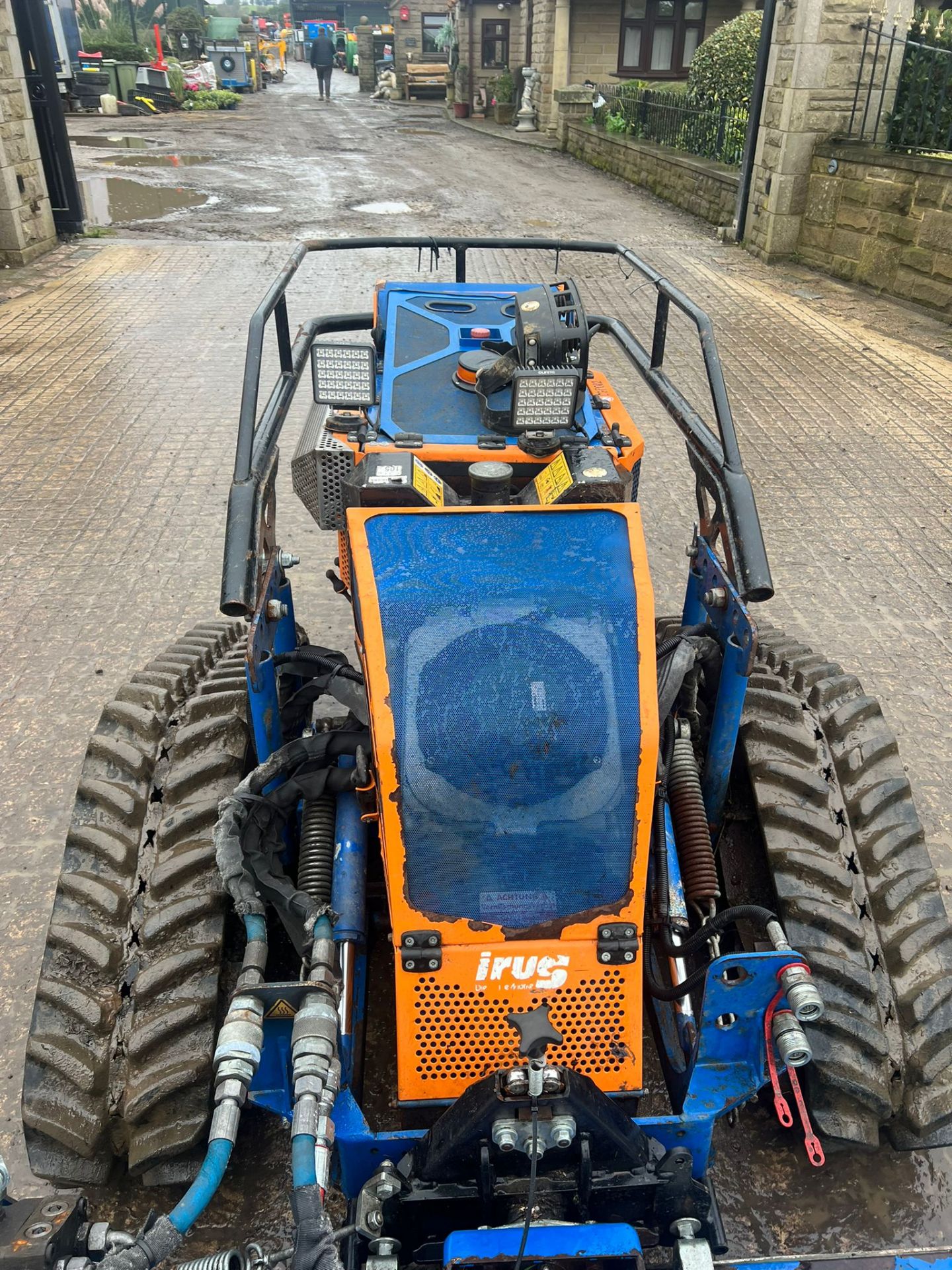 2019 IRUS DELTRAK 25 REMOTE CONTROL BANK MOWER *PLUS VAT* - Image 2 of 12