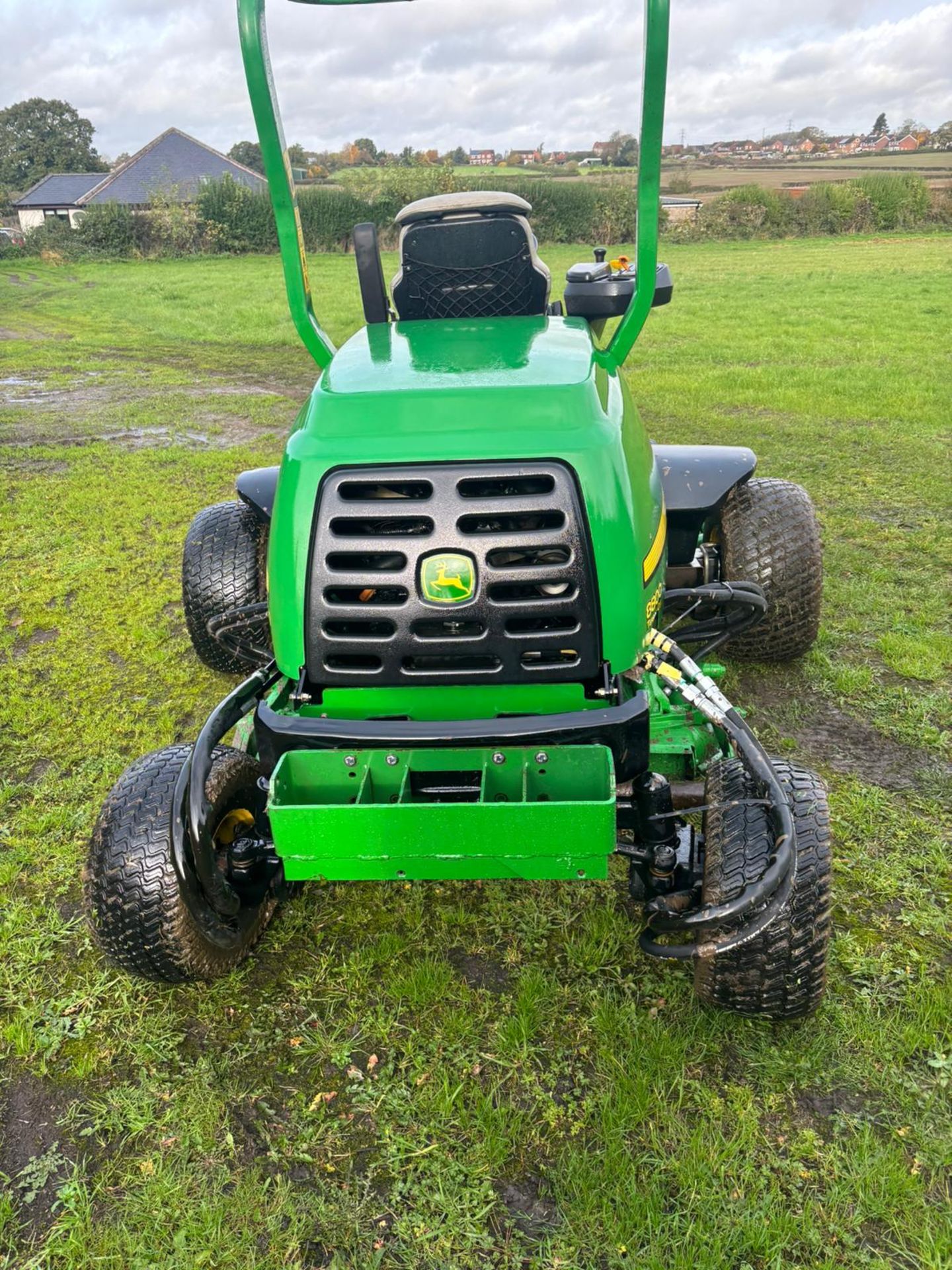 John Deere 8800 4WD Ride On Lawn Mower *PLUS VAT* - Image 8 of 15