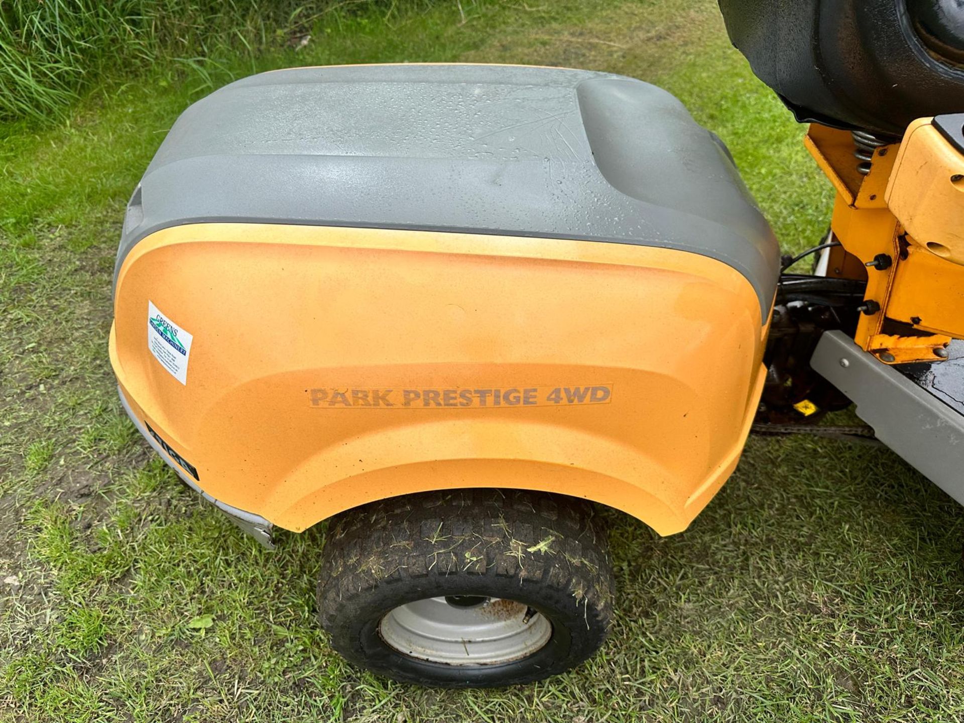 STIGA PARK PRESTIGE 4WD OUTFRONT RIDE ON MOWER *PLUS VAT* - Image 10 of 11