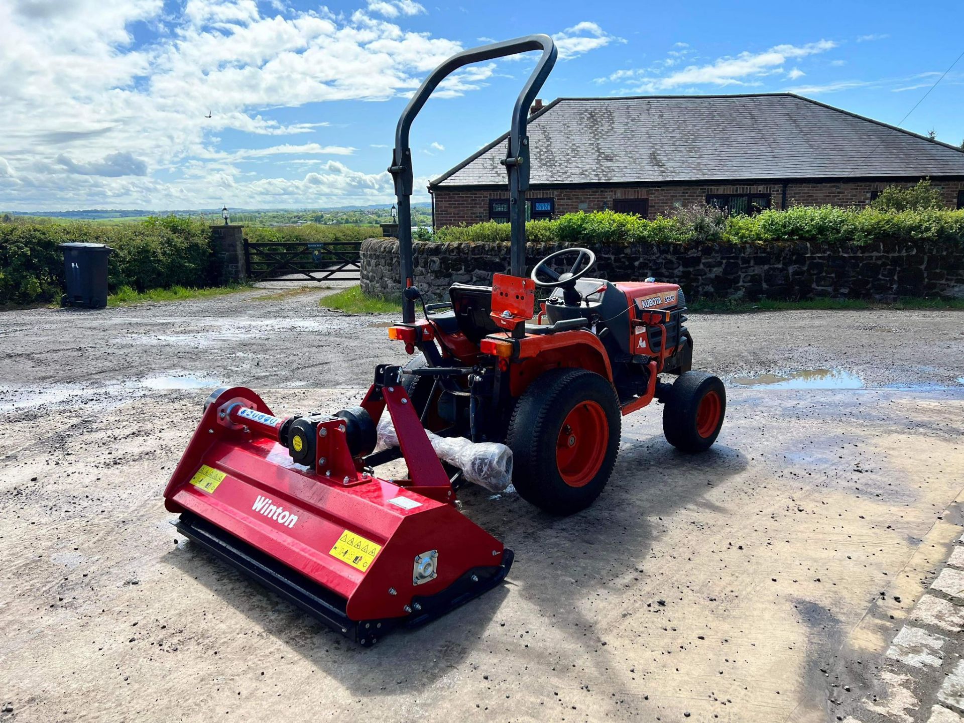 KUBOTA B1610 4WD COMPACT TRACTOR WITH NEW/UNUSED WINTON 1.25 METRE FLAIL MOWER *PLUS VAT* - Image 7 of 16
