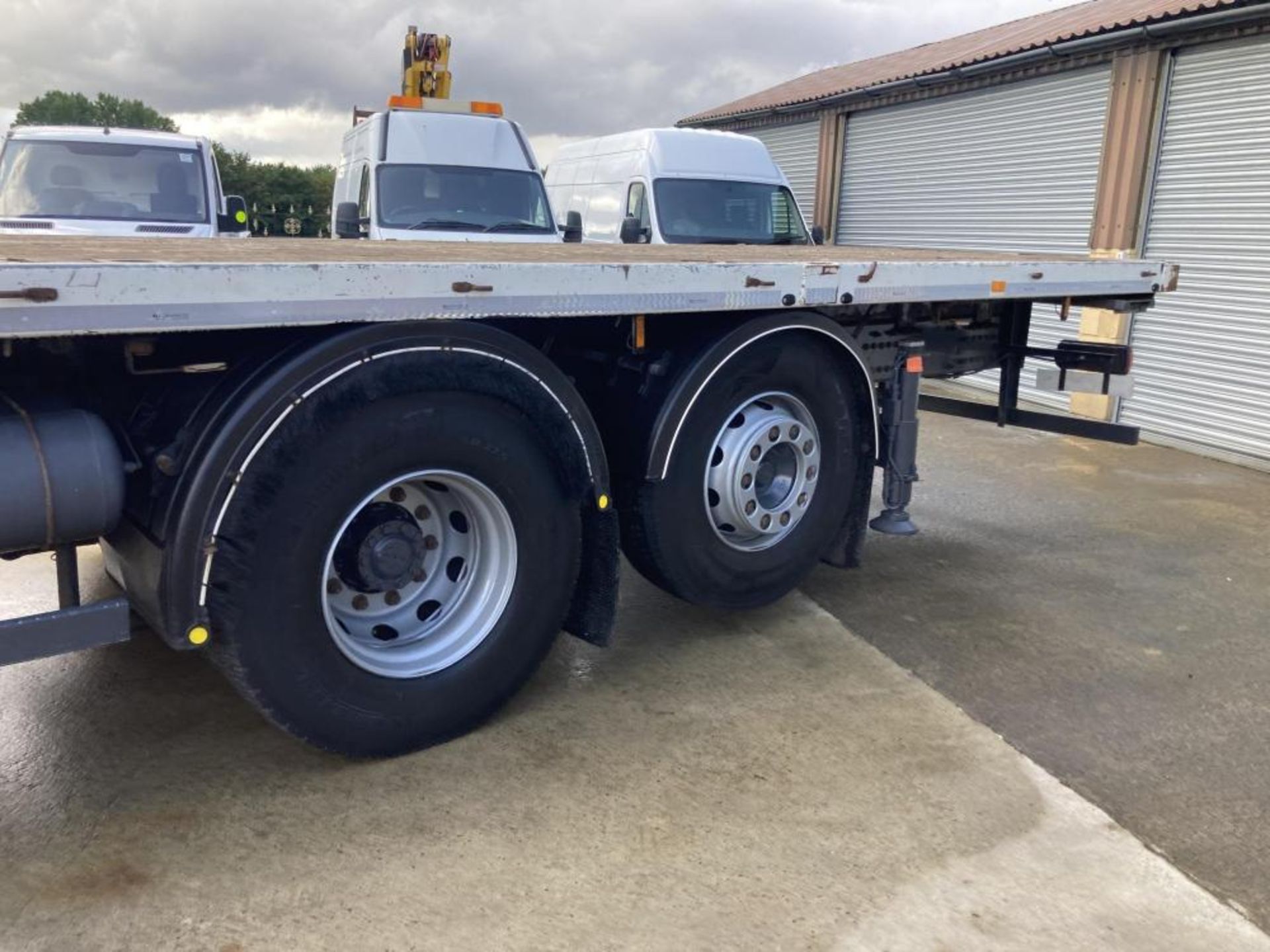 2013 DAF CF 85.410 8X2 32 Ton HIAB FLATBED LORRY WITH HIAB 422XS HI PRO Extension Crane *PLUS VAT* - Image 16 of 25