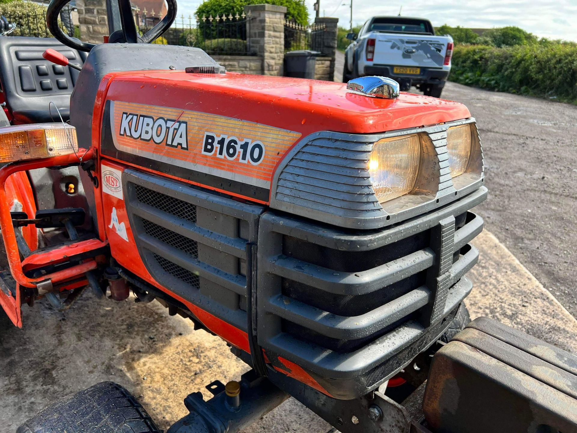 KUBOTA B1610 4WD COMPACT TRACTOR WITH NEW/UNUSED WINTON 1.25 METRE FLAIL MOWER *PLUS VAT* - Image 3 of 16