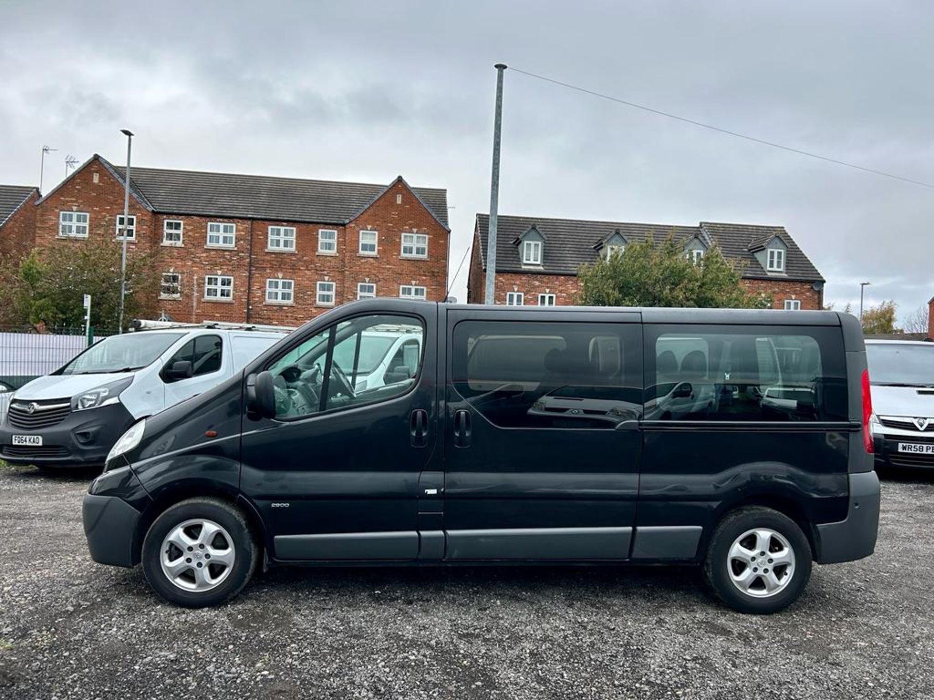 ABC 2014 VAUXHALL VIVARO 2900 COMBI CDTI LWB BLACK VAN DERIVED CAR