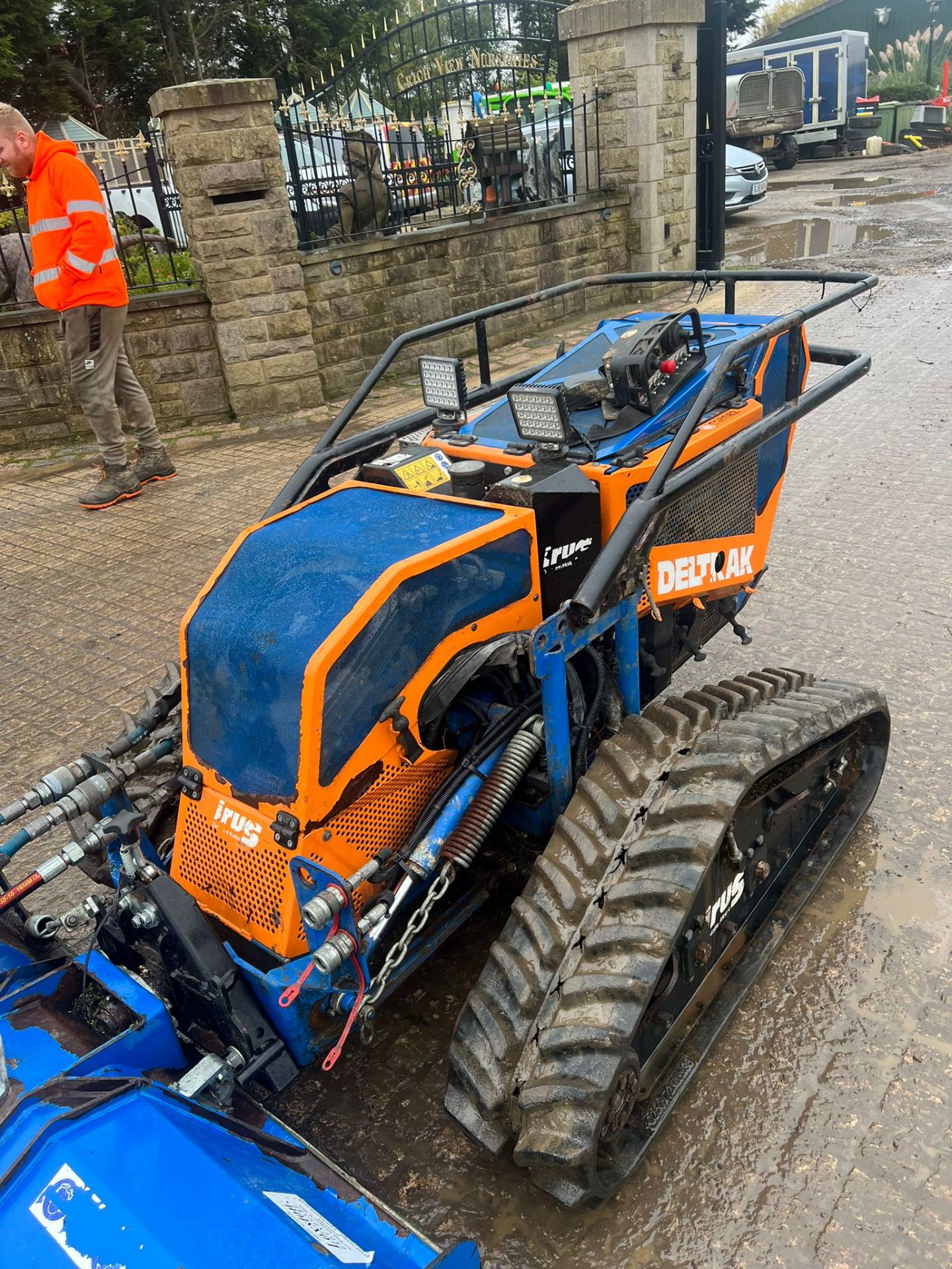 2019 IRUS DELTRAK 25 REMOTE CONTROL BANK MOWER *PLUS VAT* - Image 3 of 12