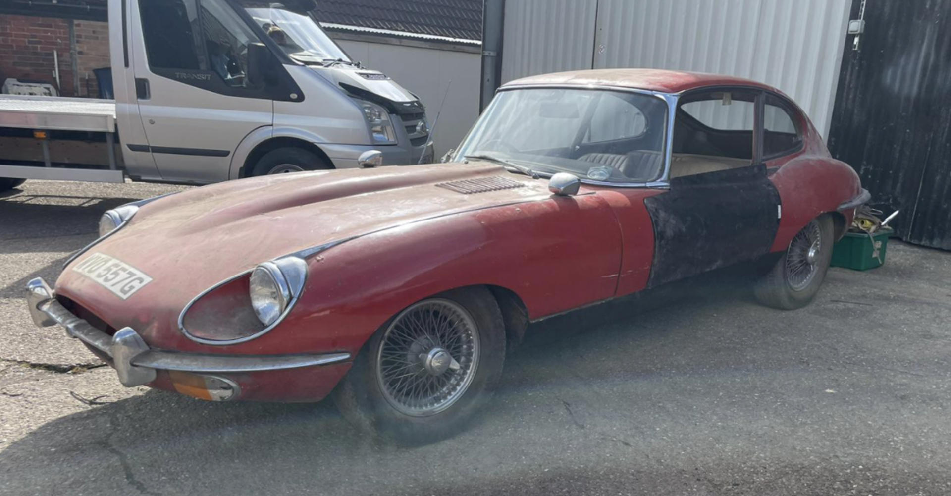 Jaguar E-Type barn find - starts runs and drives - Image 4 of 17
