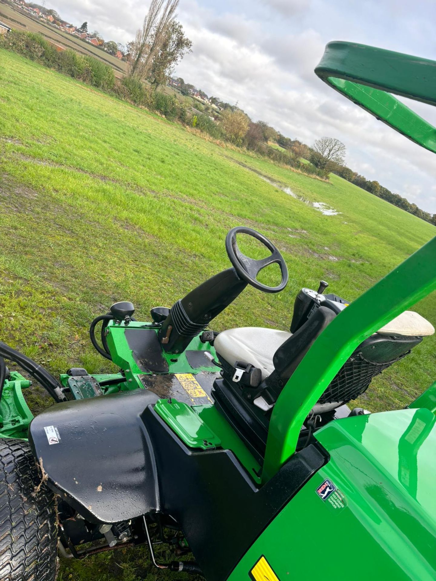 John Deere 8800 4WD Ride On Lawn Mower *PLUS VAT* - Image 14 of 15