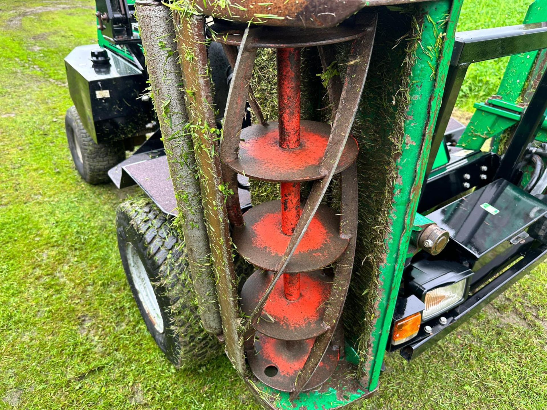 2010 RANSOMES PARKWAY 2250 PLUS 4WD 3 GANG CYLINDER MOWER *PLUS VAT* - Image 17 of 19