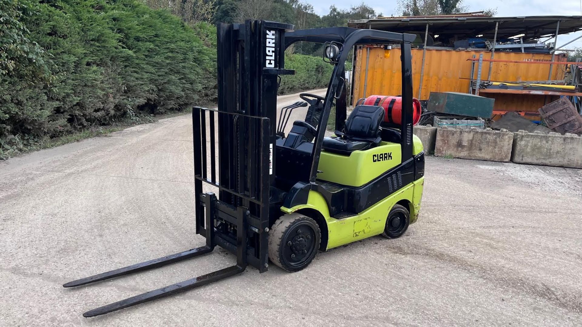 Clarke 2.5 Ton Gas Forklift *PLUS VAT* - Image 2 of 7