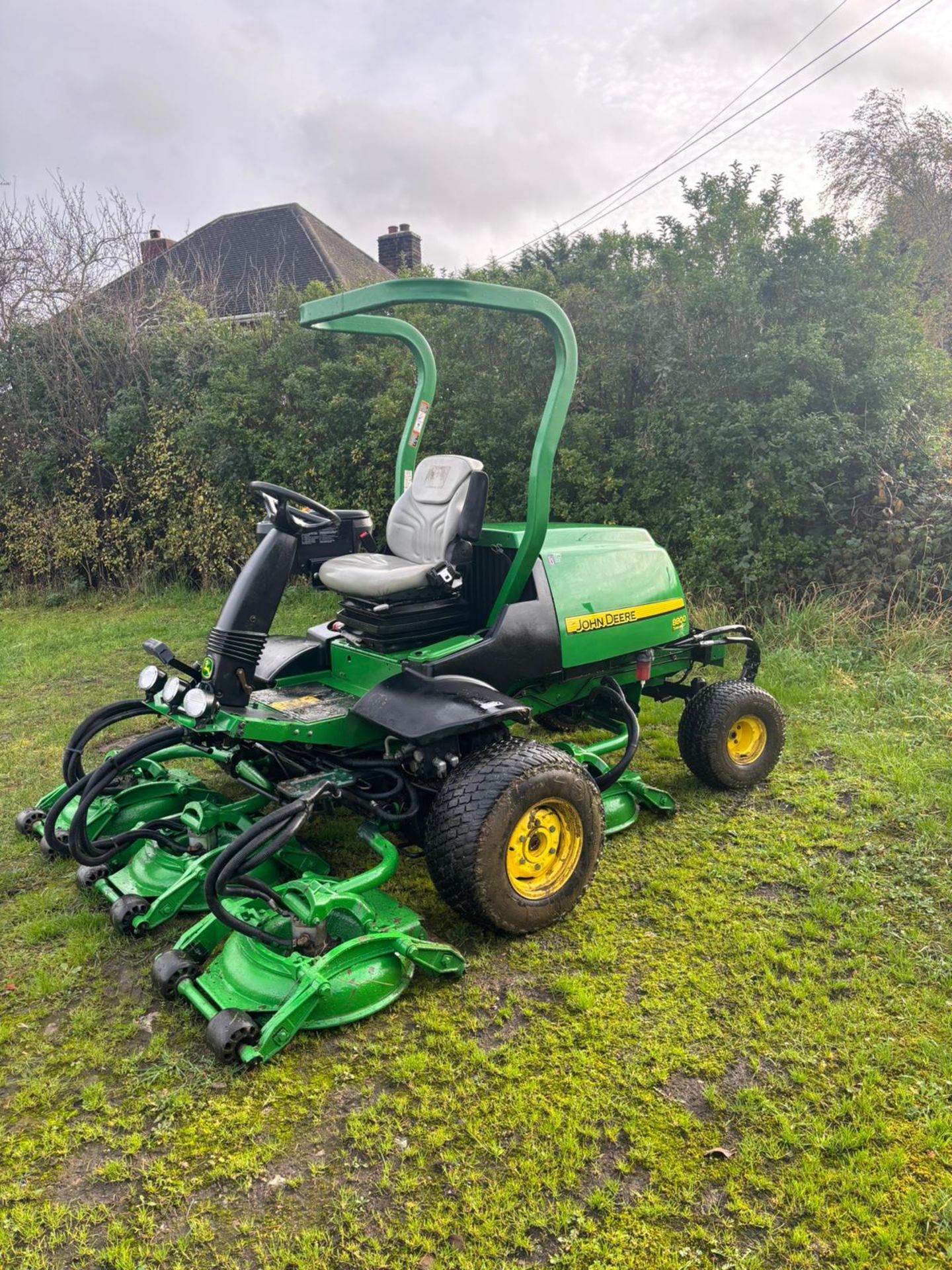 John Deere 8800 4WD Ride On Lawn Mower *PLUS VAT* - Image 4 of 15