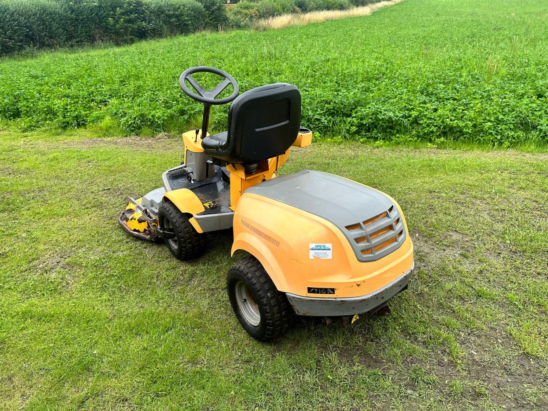 STIGA PARK PRESTIGE 4WD OUTFRONT RIDE ON MOWER *PLUS VAT* - Image 6 of 11