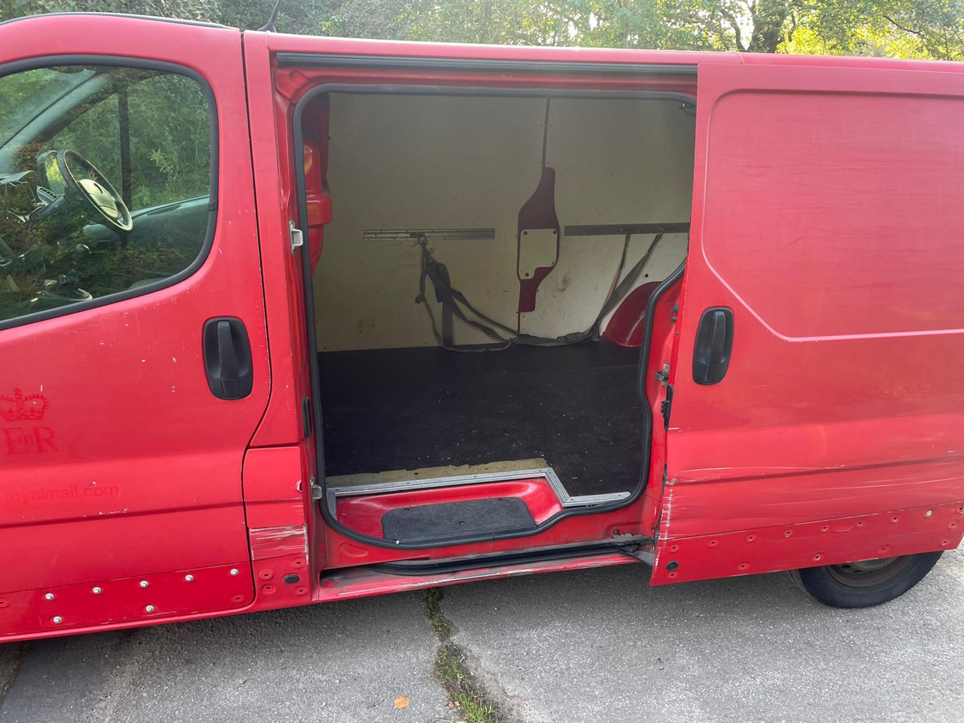 2013 VAUXHALL VIVARO 2900 ECOFLEX CDTI LWB RED PANEL VAN *NO VAT* - Image 5 of 17