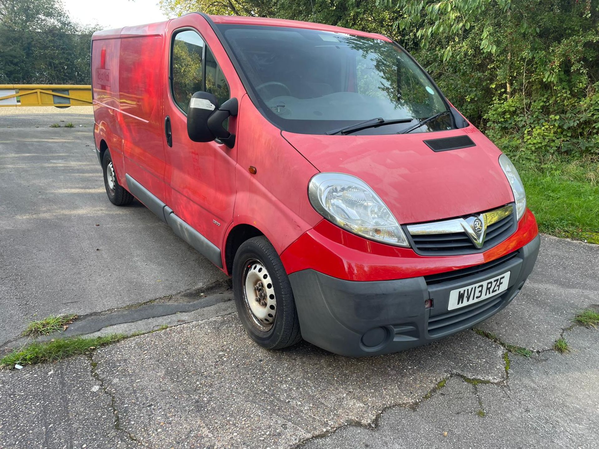 2013 VAUXHALL VIVARO 2900 ECOFLEX CDTI LWB RED PANEL VAN *NO VAT*