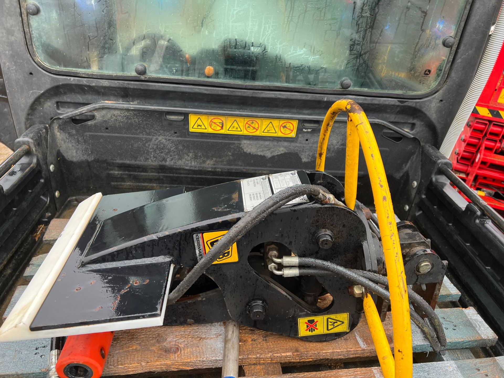 JCB Digger Hydraulic Curb Lifter *PLUS VAT*