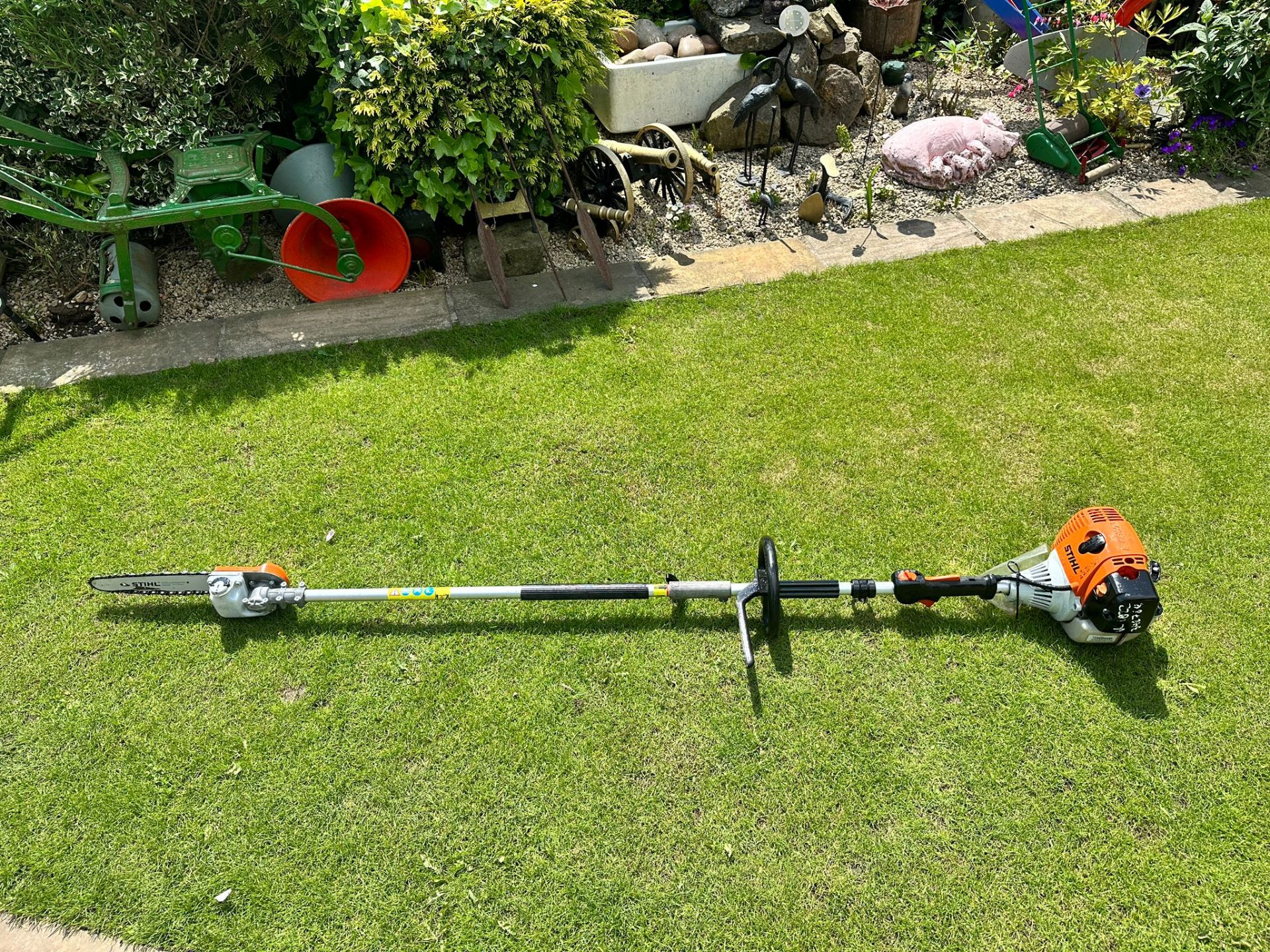 2015 STIHL KM130R KOMBI ENGINE MULTI TOOL WITH POLE SAW ATTACHMENT *PLUS VAT* - Image 7 of 9