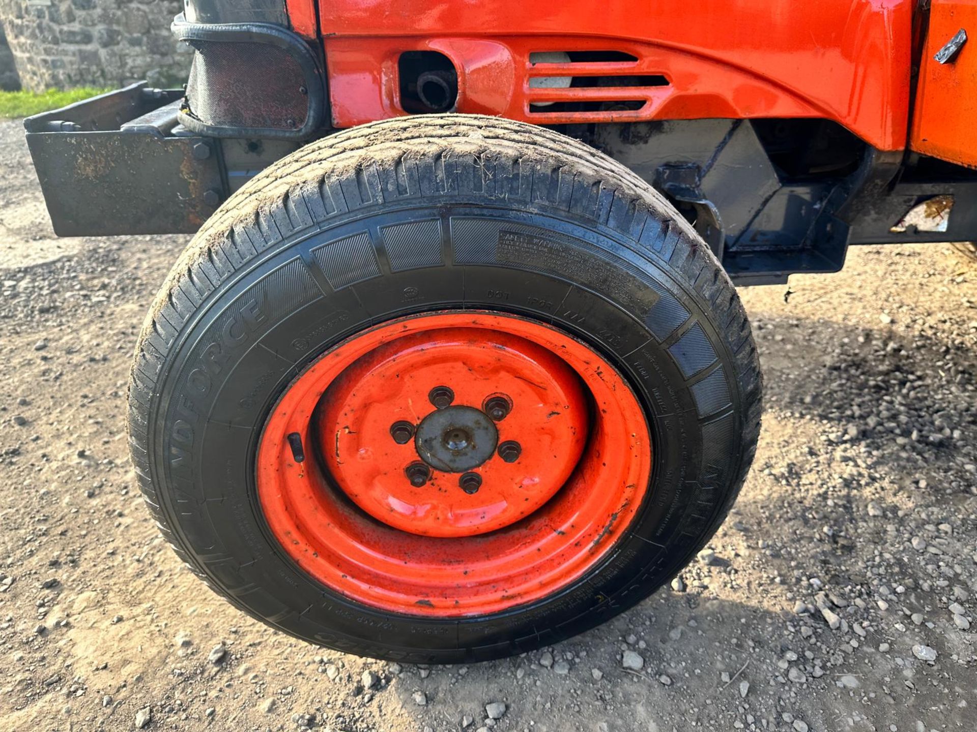 Kubota ST30 30HP 4WD Compact Tractor *PLUS VAT* - Image 7 of 14