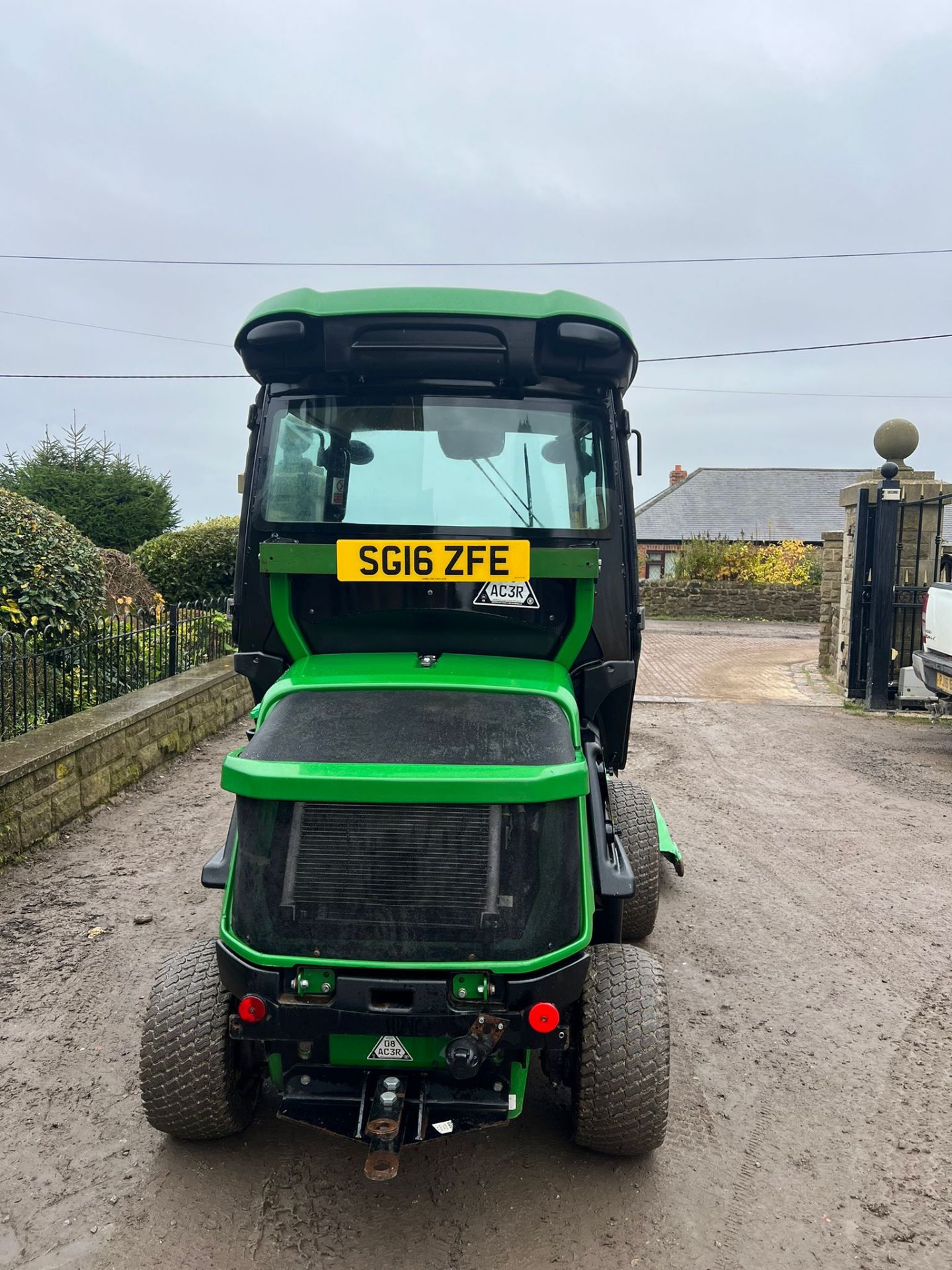 2016 JOHN DEERE 1575 OUT FRONT RIDE ON LAWN MOWER *PLUS VAT* - Image 8 of 16