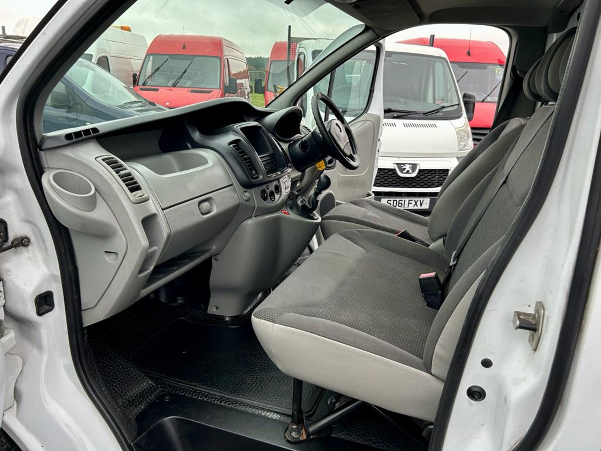 2012 VAUXHALL VIVARO 2700 CDTI 89 SWB WHITE PANEL VAN *NO VAT* - Image 12 of 12