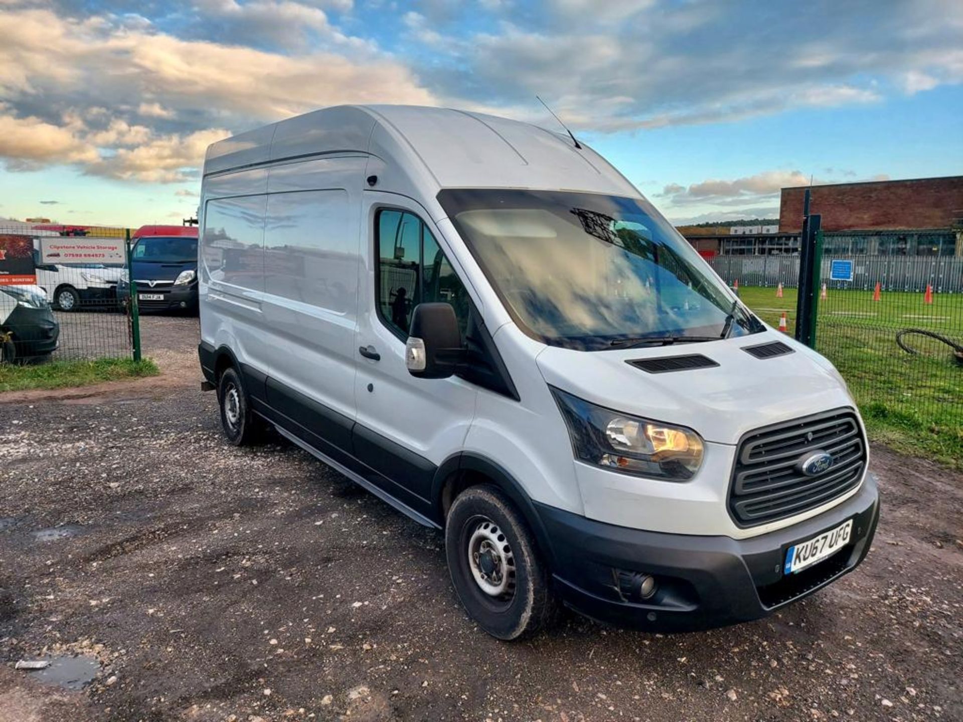 2017 FORD TRANSIT 350 WHITE PANEL VAN *NO VAT*