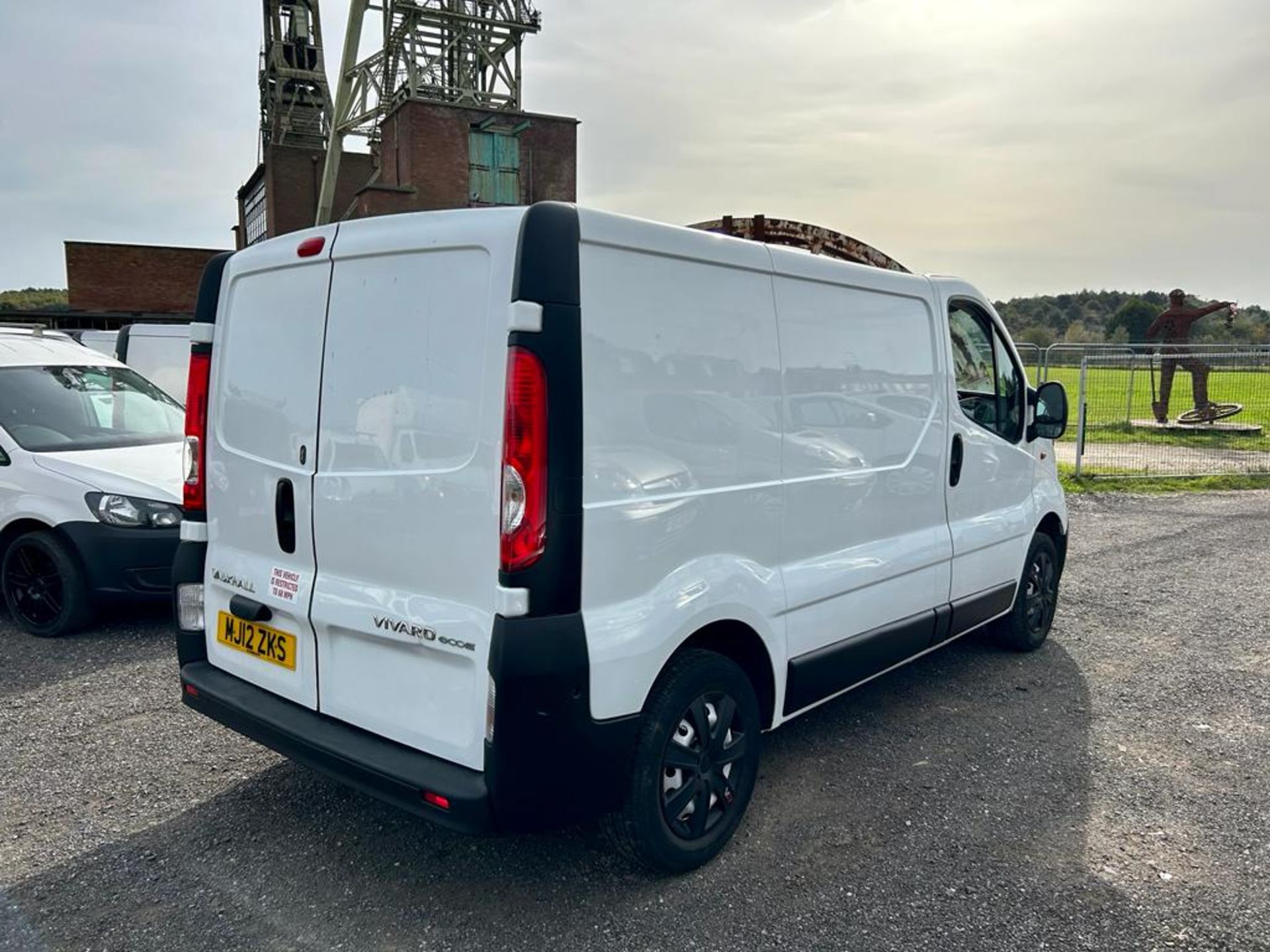 2012 VAUXHALL VIVARO 2700 CDTI E-FLEX 89 SWB WHITE PANEL VAN *NO VAT* - Image 7 of 12