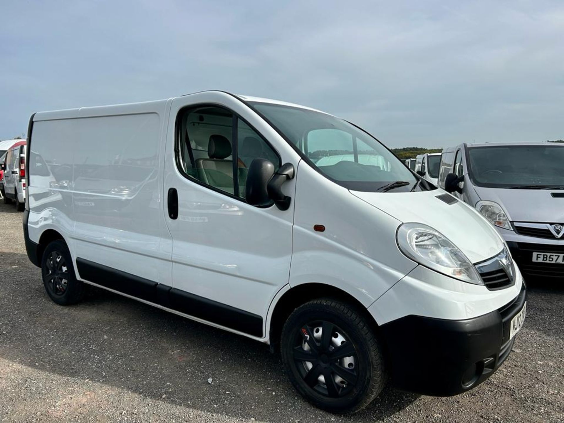 2012 VAUXHALL VIVARO 2700 CDTI E-FLEX 89 SWB WHITE PANEL VAN *NO VAT*