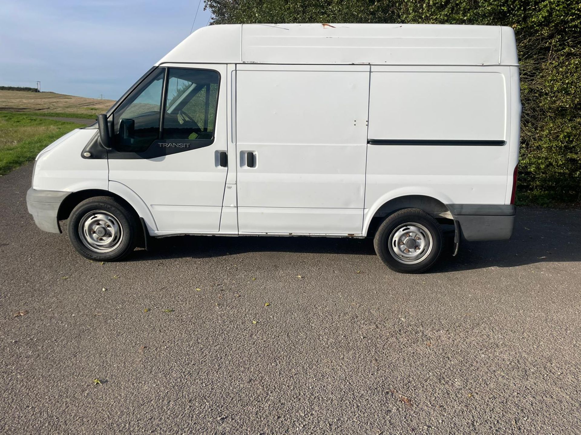 2010 FORD TRANSIT 85 T280M FWD WHITE PANEL VAN *PLUS VAT* - Image 4 of 13