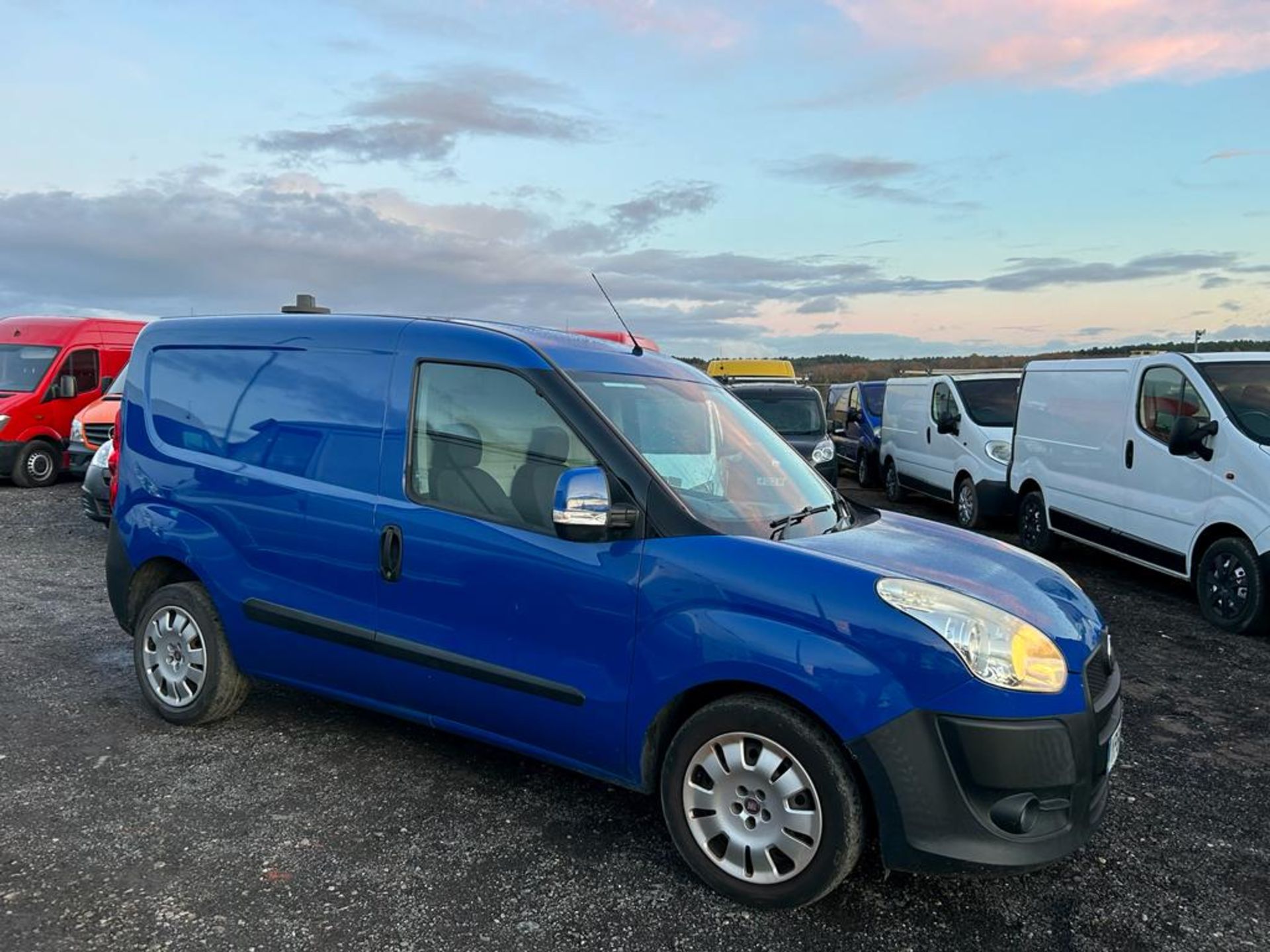 2015 FIAT DOBLO SX MULTIJET MULTI-COLOURED PANEL VAN *NO VAT* - Image 10 of 16