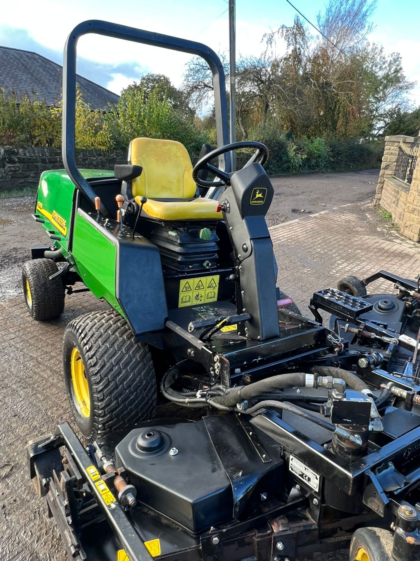 John Deere 1620 ride on lawn mower very low hours! *PLUS VAT* - Image 15 of 22