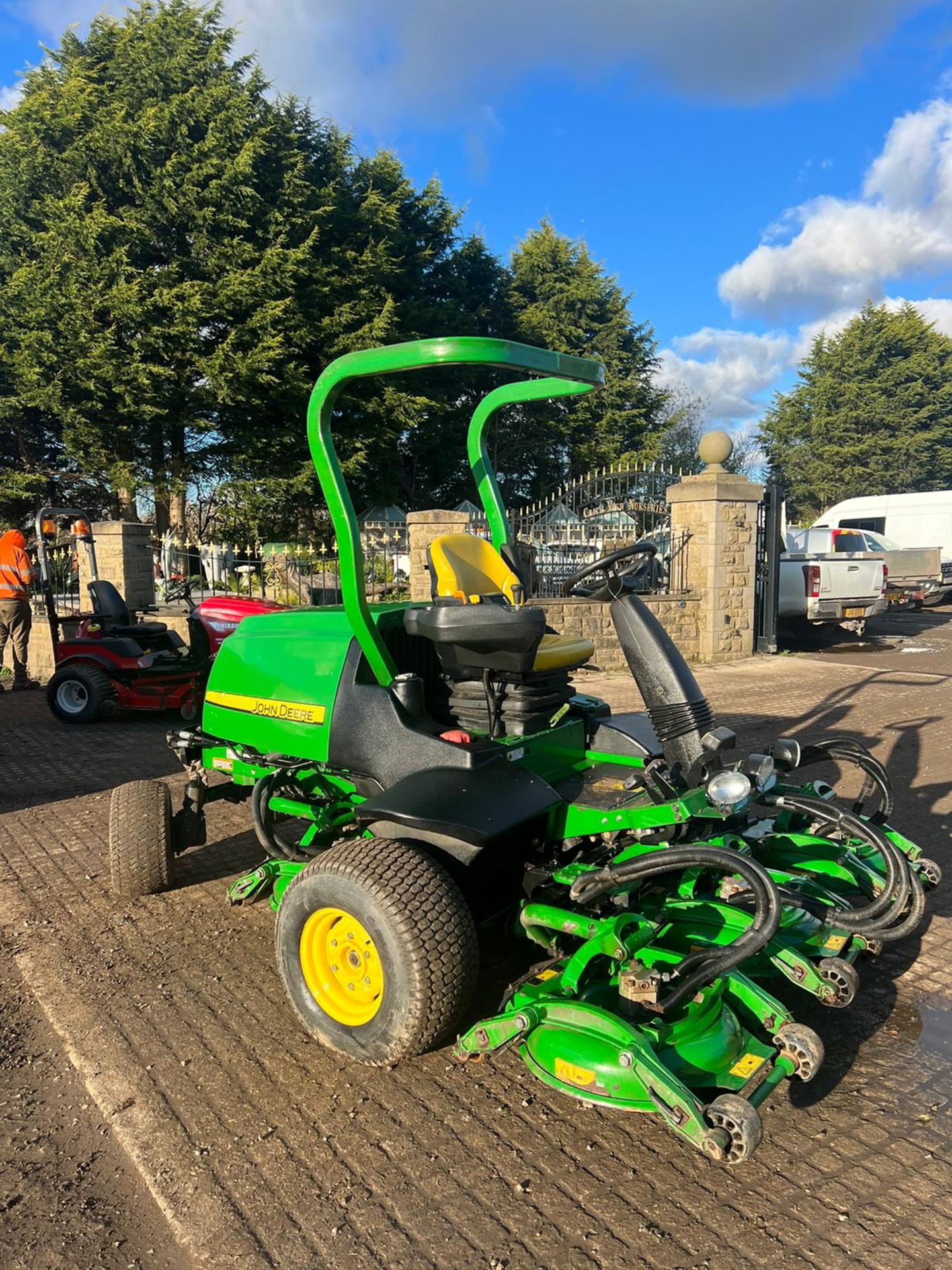 John Deere 8800 4WD Ride On Lawn Mower *PLUS VAT*