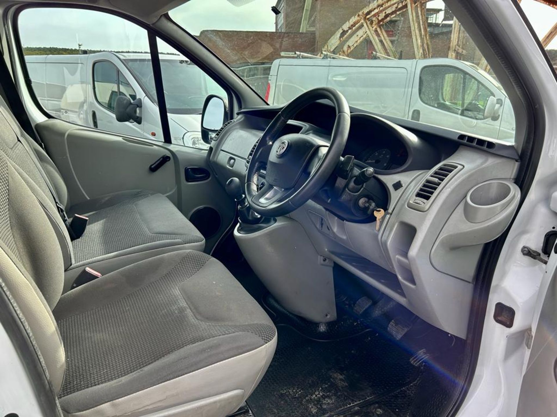 2012 VAUXHALL VIVARO 2700 CDTI E-FLEX 89 SWB WHITE PANEL VAN *NO VAT* - Image 9 of 12