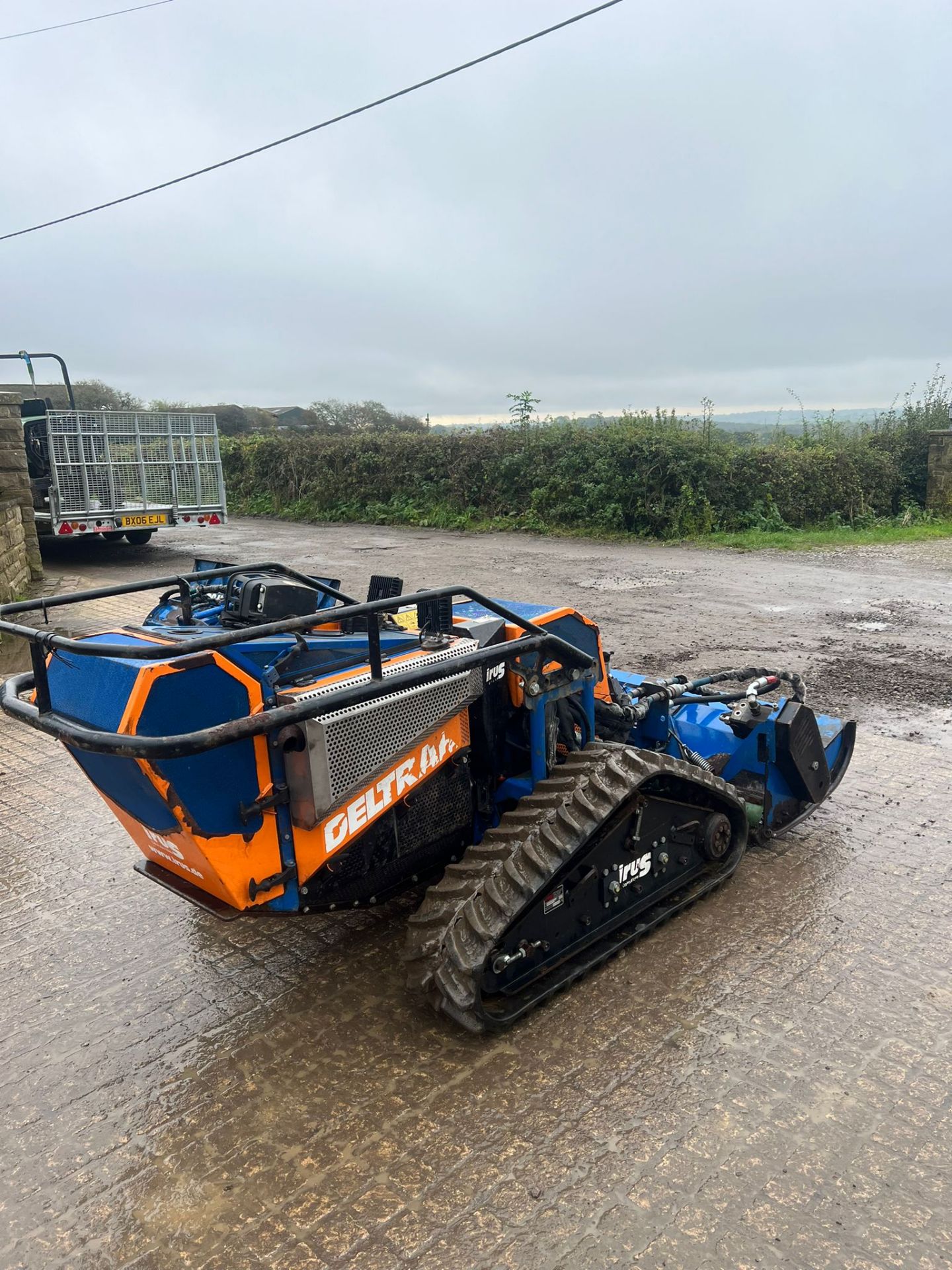 2019 IRUS DELTRAK 25 REMOTE CONTROL BANK MOWER *PLUS VAT* - Image 5 of 12