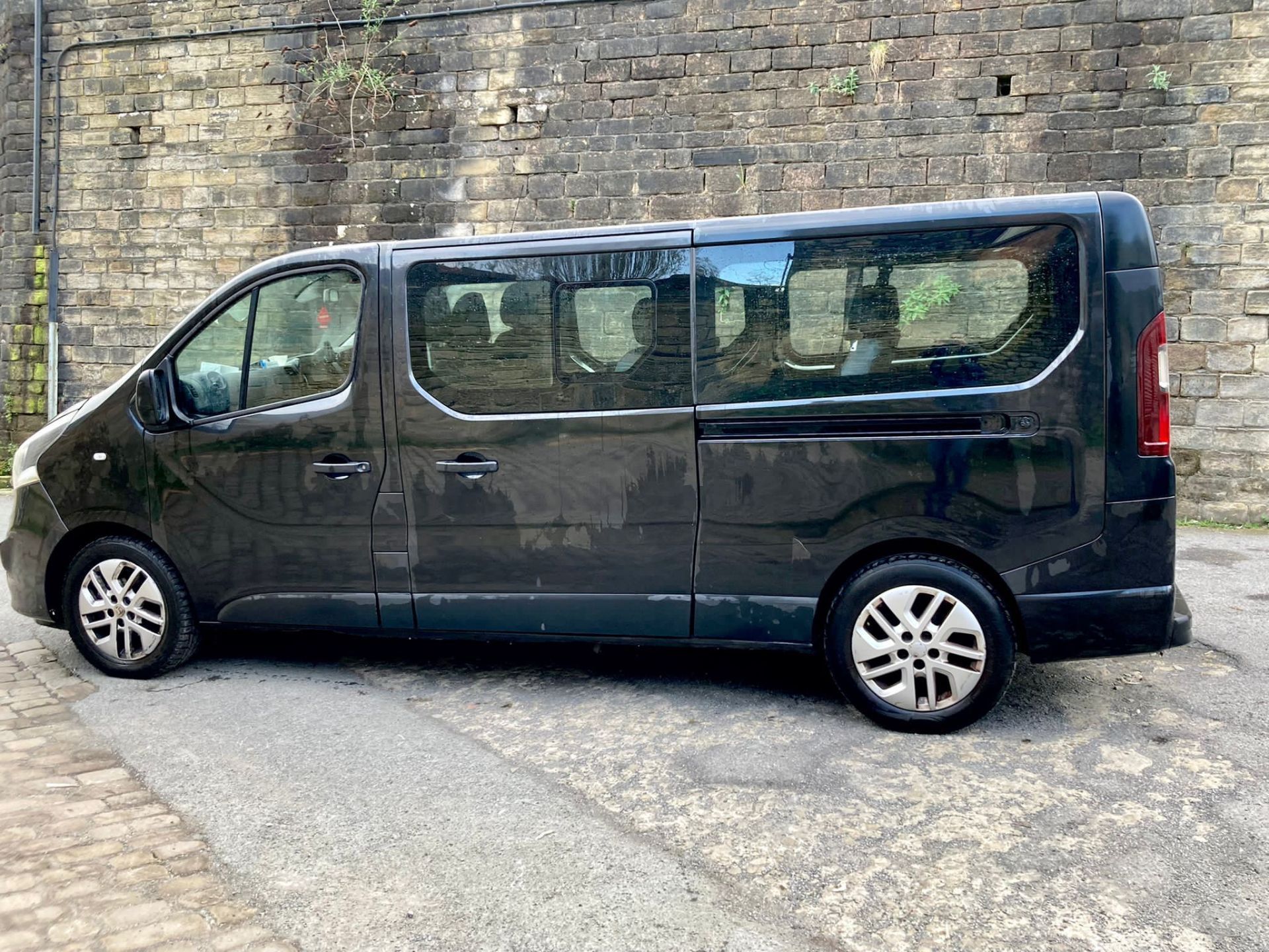 2017 VAUXHALL VIVARO 2900 COMBI CDTI BT S/S BLACK VAN DERIVED CAR *NO VAT* - Image 4 of 12