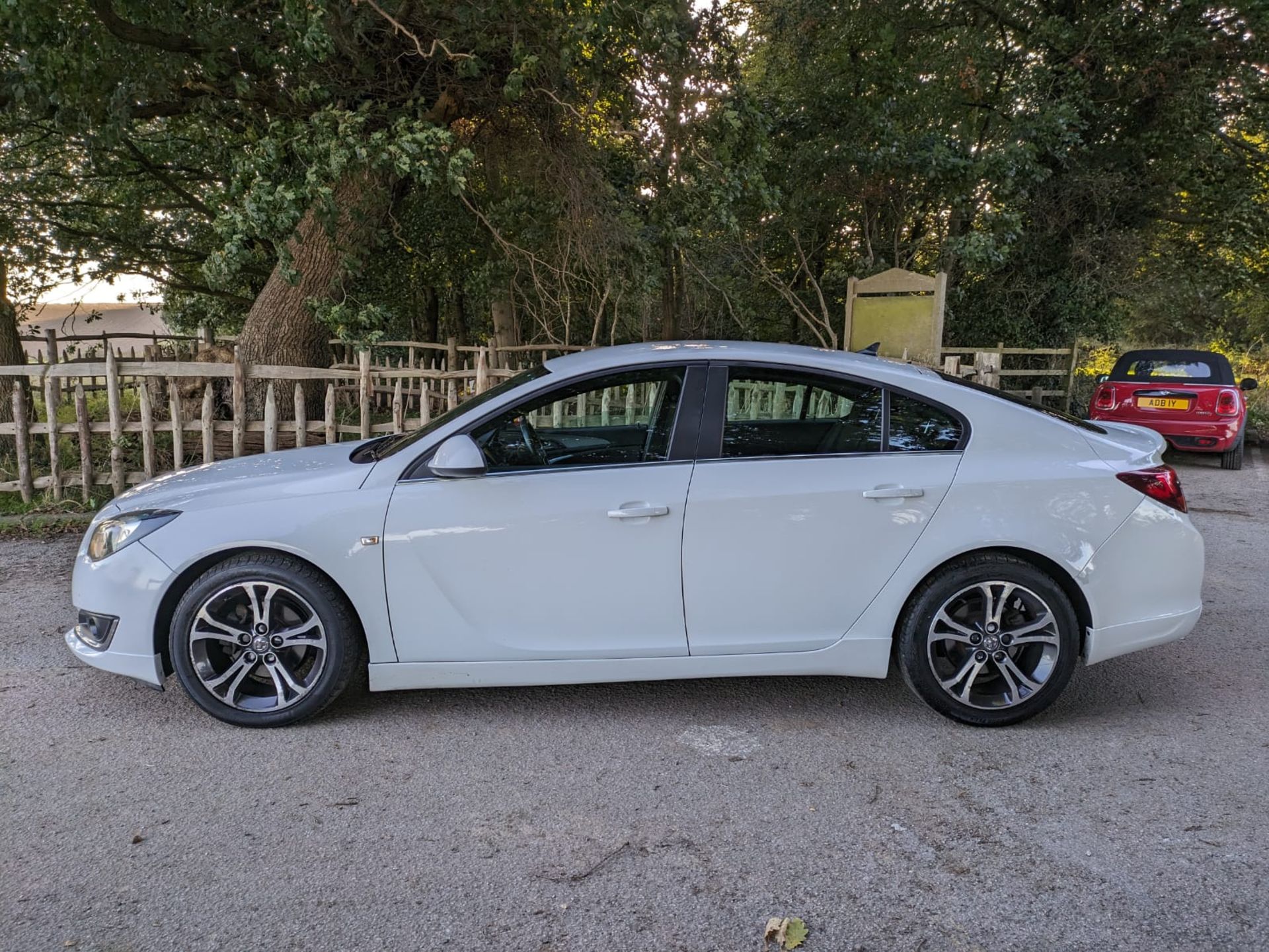 2014 VAUXHALL INSIGNIA LTD ED CDTI ECO S/S WHITE HATCHBACK *NO VAT* - Image 6 of 29