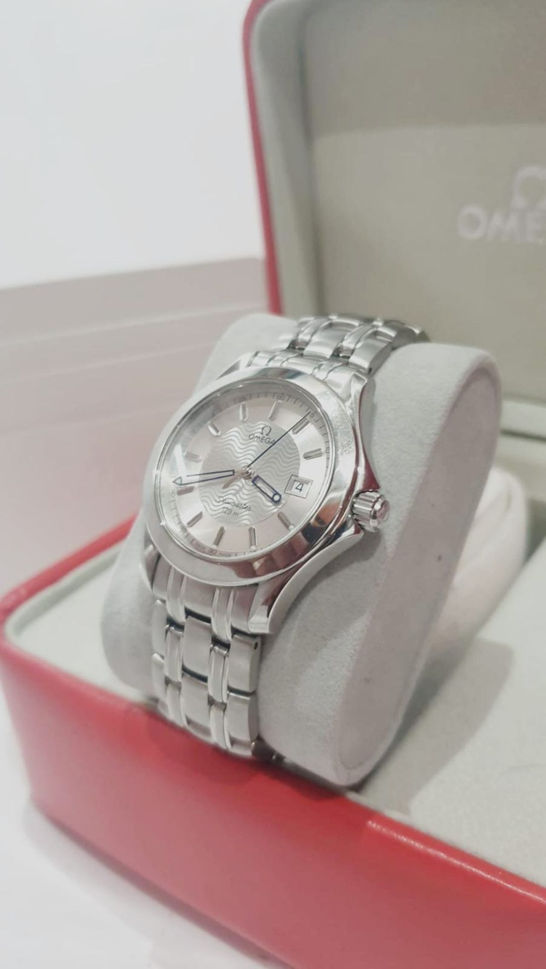 Omega Seamaster Professional 120m Silver Wave Dial Mens Watch NO VAT - Image 4 of 9