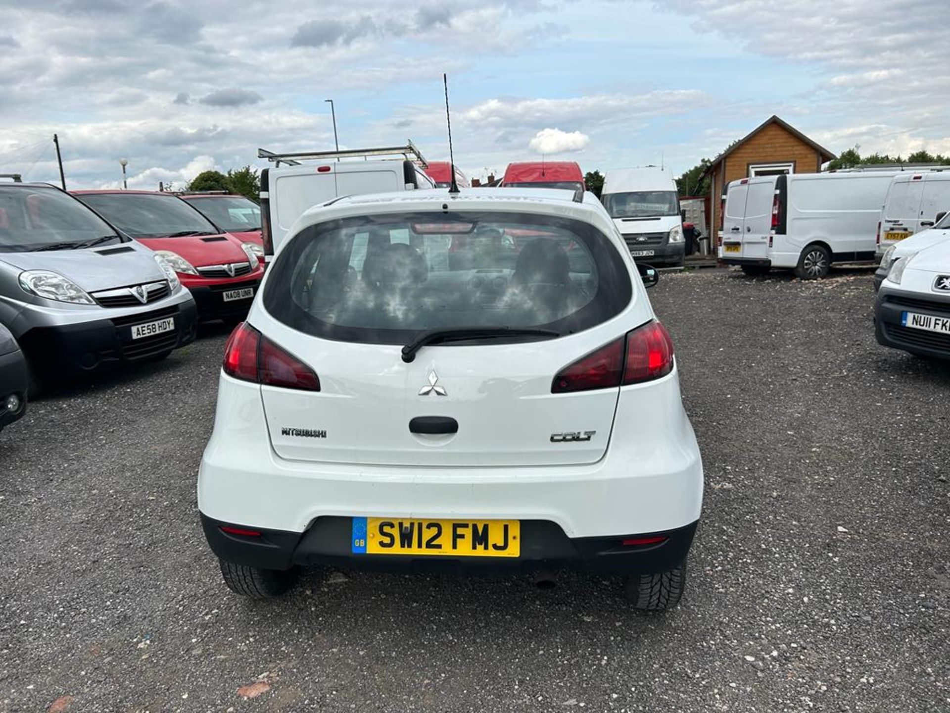 2012 MITSUBISHI COLT CZ1 WHITE HATCHBACK *NO VAT* - Image 5 of 12