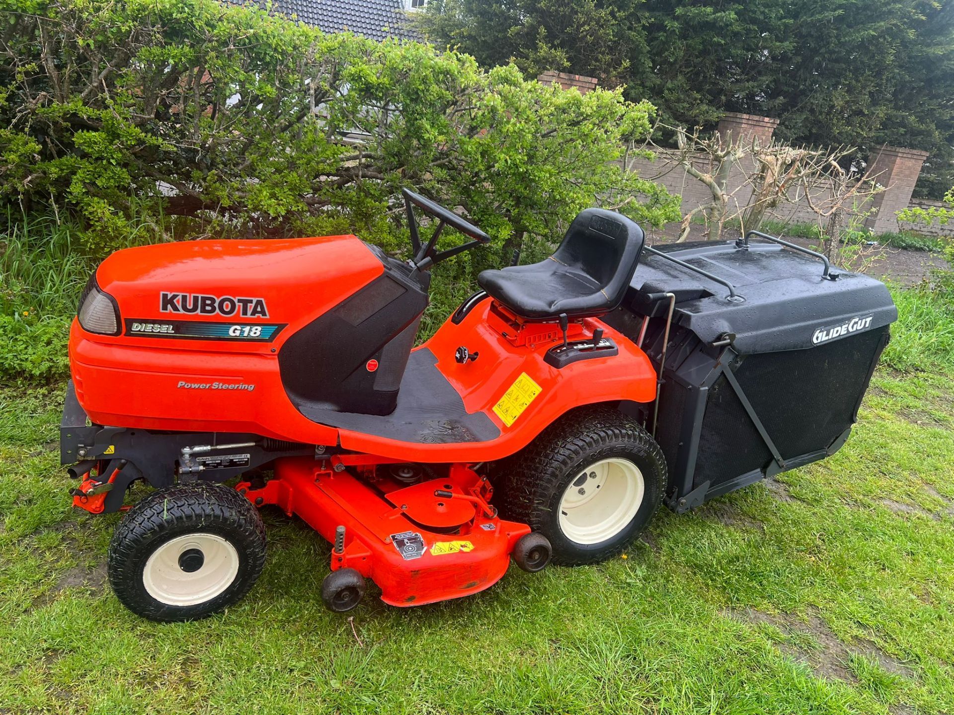 Kubota g18 ride on lawn mower (mint condition) *PLUS VAT* - Image 8 of 26