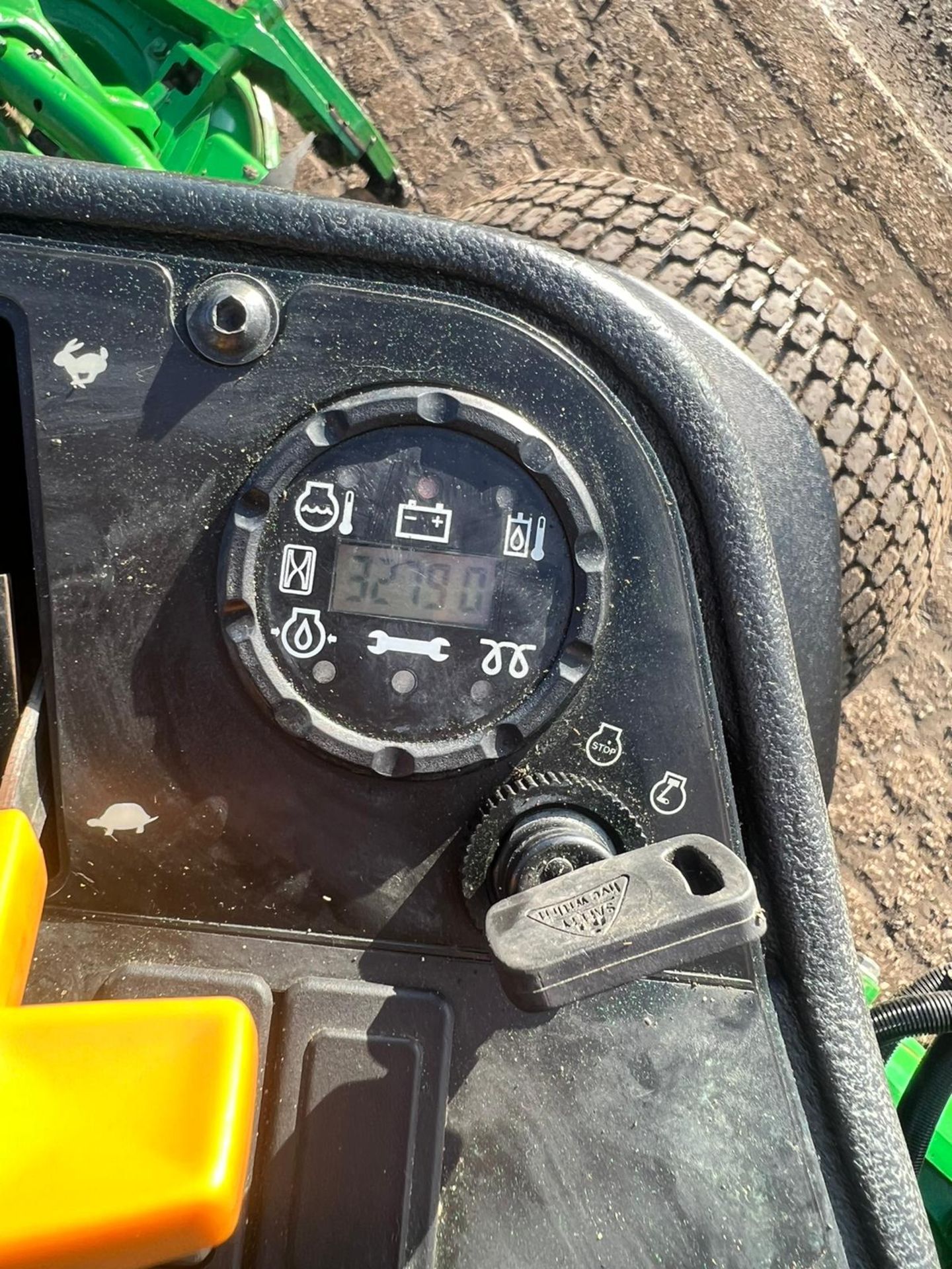 John Deere 8800 4WD Ride On Lawn Mower *PLUS VAT* - Bild 18 aus 18