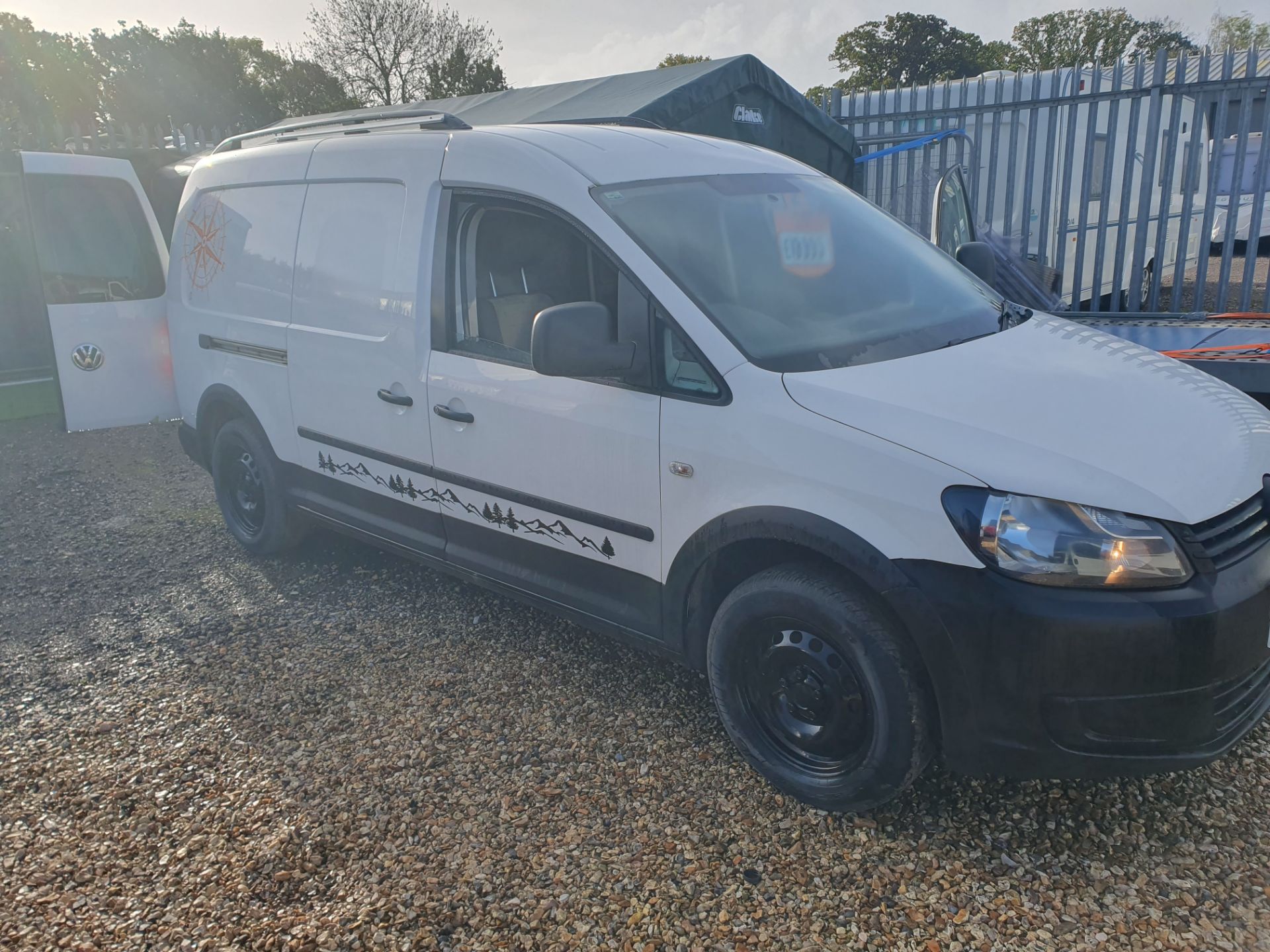 2012 VOLKSWAGEN CADDY MAXI C20 TDI WHITE PANEL VAN - STEALTH CAMPER CONVERSION *NO VAT*