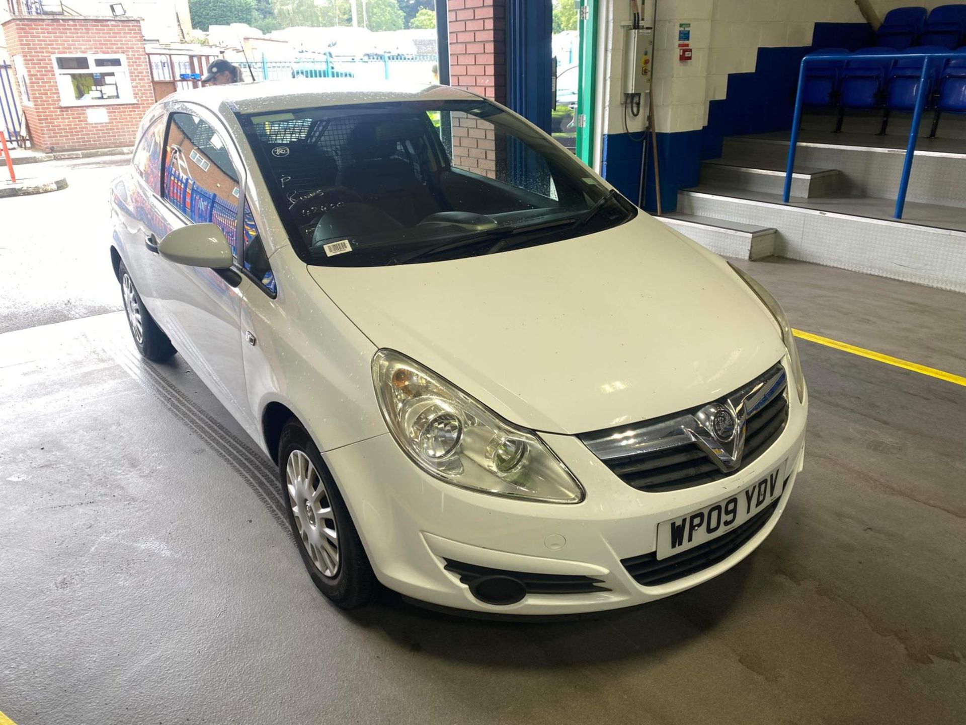 2009 VAUXHALL CORSA CDTI WHITE CAR DERIVED VAN *NO VAT* - Image 2 of 6