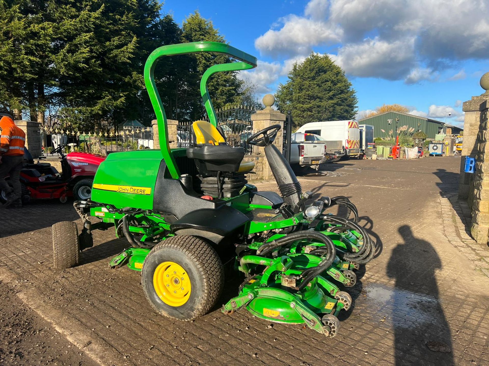 John Deere 8800 4WD Ride On Lawn Mower *PLUS VAT* - Image 13 of 18