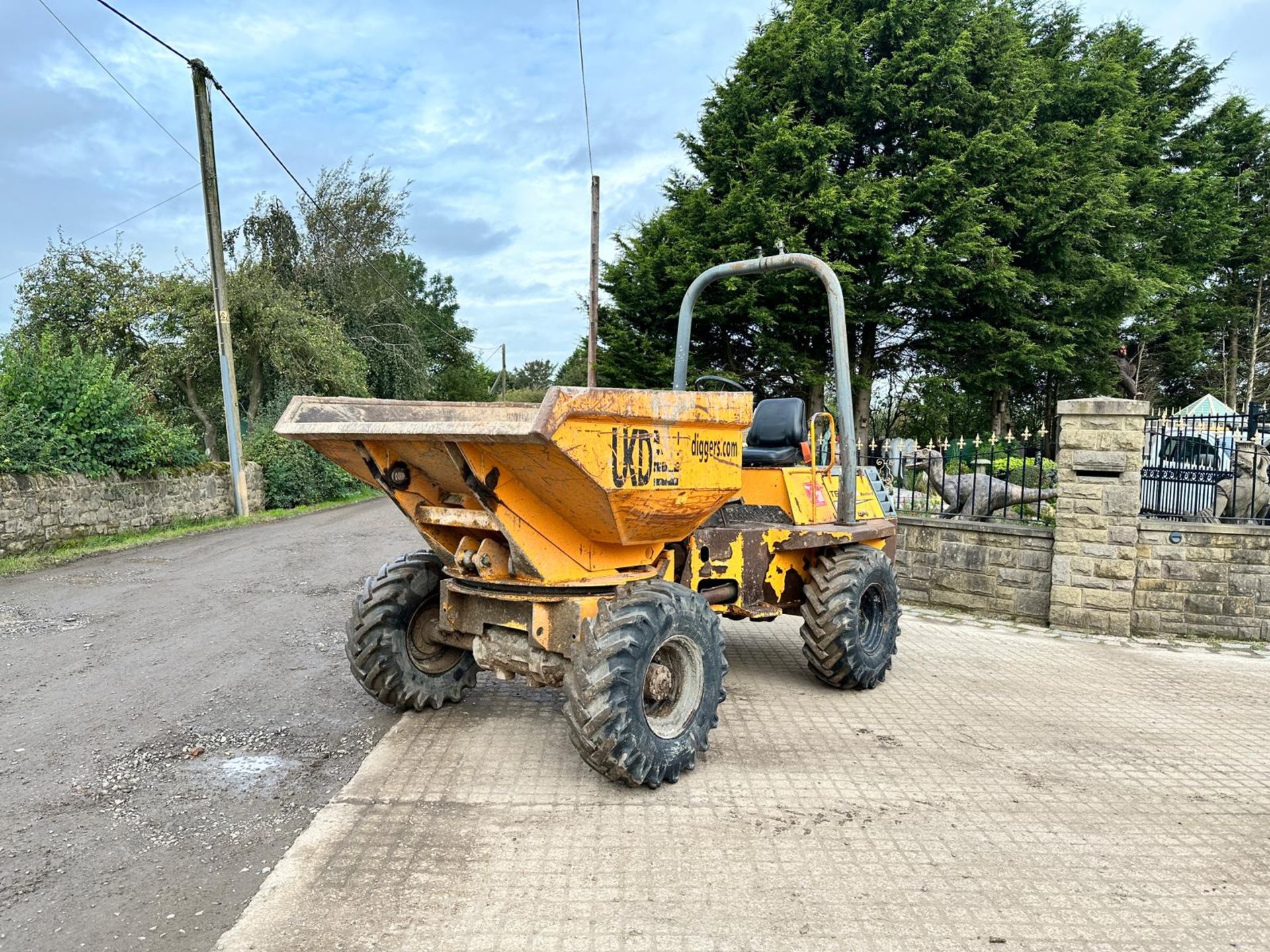 TEREX/BENFORD PS3000 3 TON SWIVEL SKIP DUMPER *PLUS VAT* - Image 2 of 16