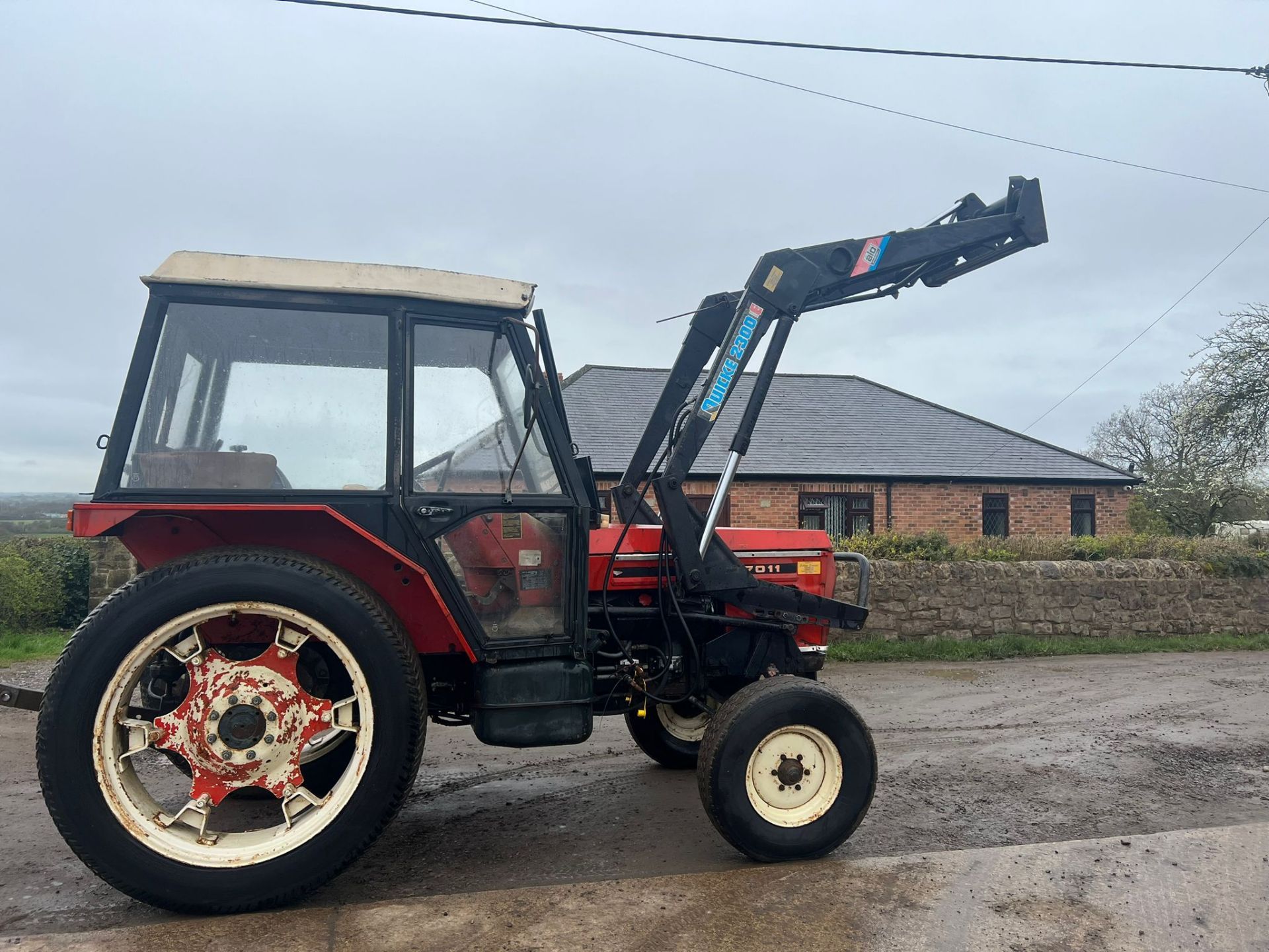 ZETOR 7011 LOADER TRACTORS WITH CAB *PLUS VAT* - Image 2 of 11