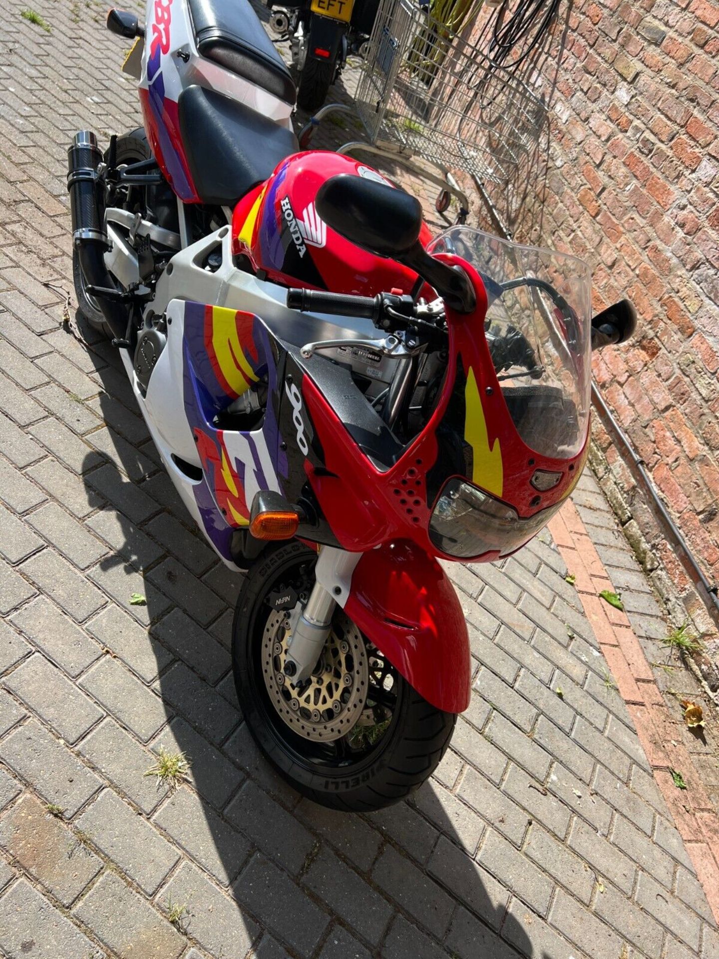 1996 HONDA FIREBLADE - VIRTUALLY MINT CONDITION * - Image 12 of 17