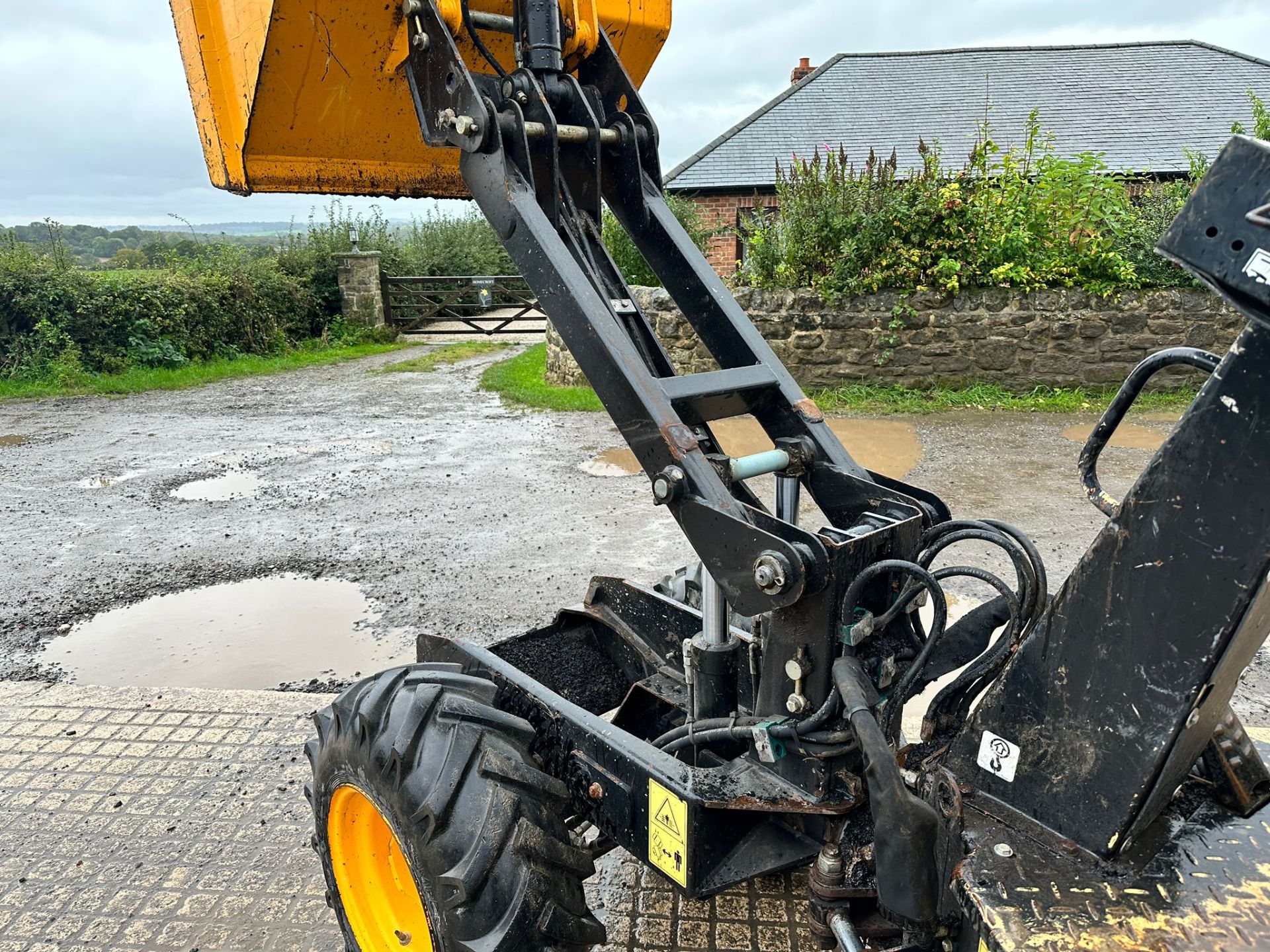 2017 JCB 1THT 1 TON HIGH TIP DUMPER *PLUS VAT* - Image 4 of 18