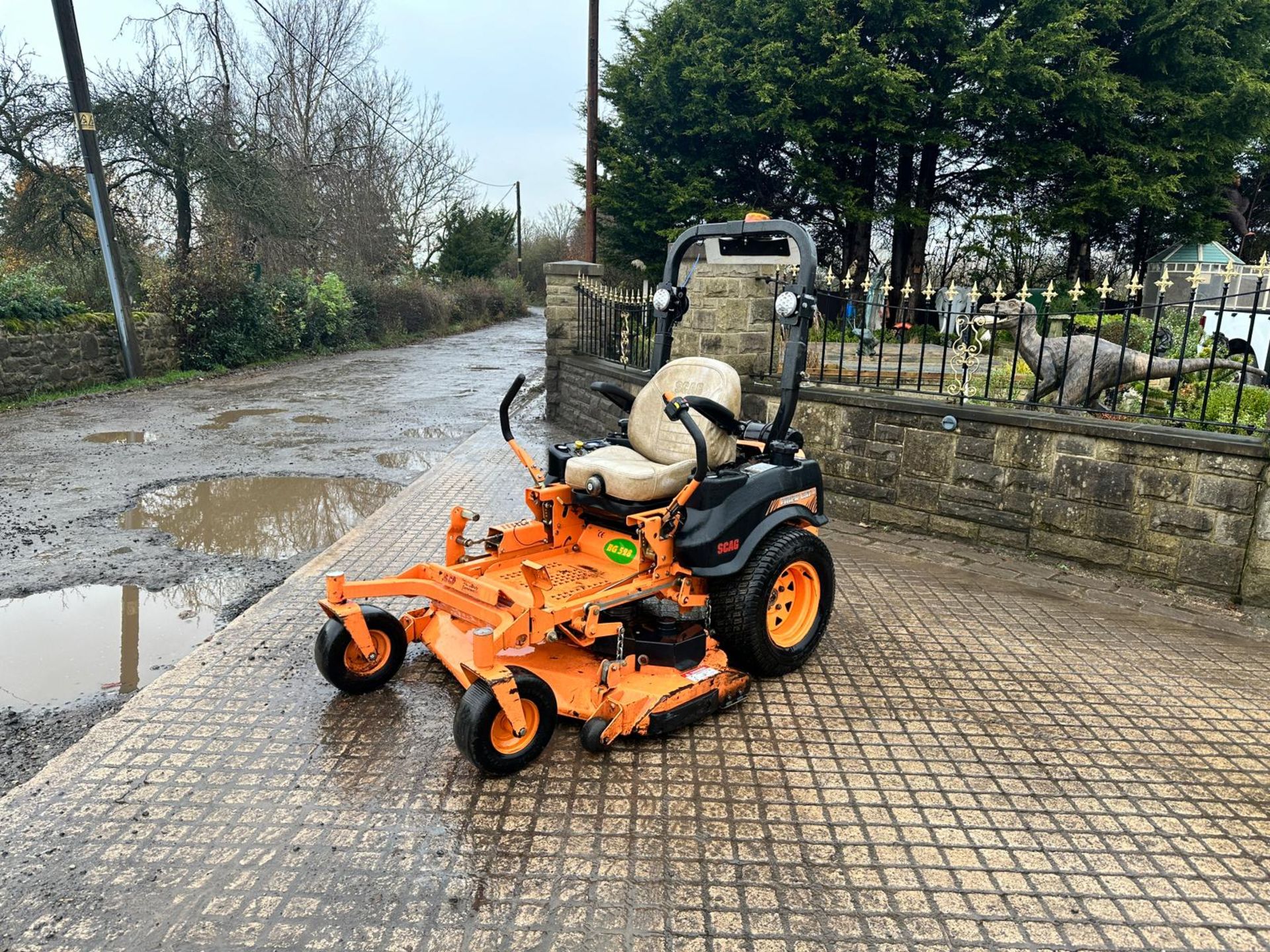 2018 SCAG TIGER CAT II ZERO TURN RIDE ON MOWER *PLUS VAT* - Image 2 of 14