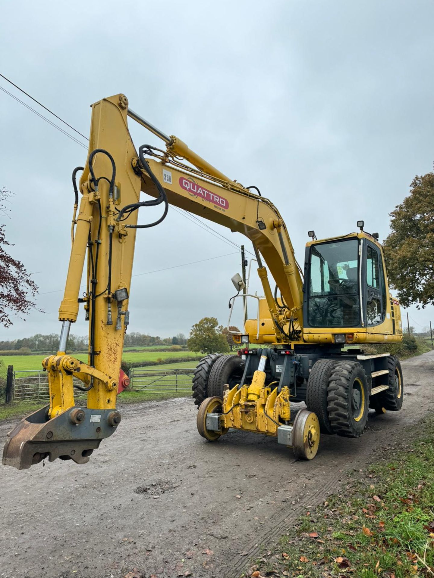 KOMATSU PW130ES-6K 4WD WHEELED EXCAVATOR C/W QUICK HITCH & RAILWAY GEAR *PLUS VAT* - Image 3 of 16