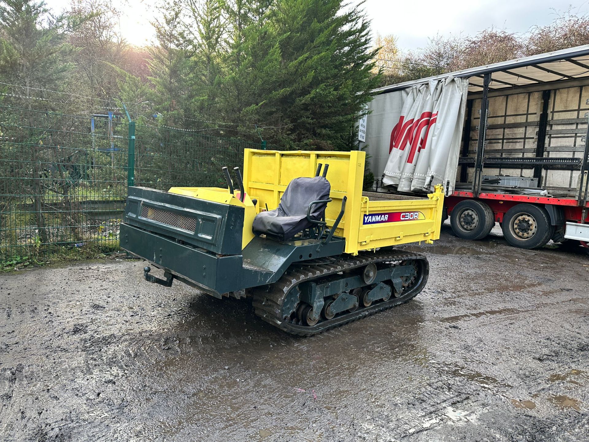 YANMAR C30R 3 TON DIESEL TRACKED DUMPER *PLUS VAT* - Image 2 of 19